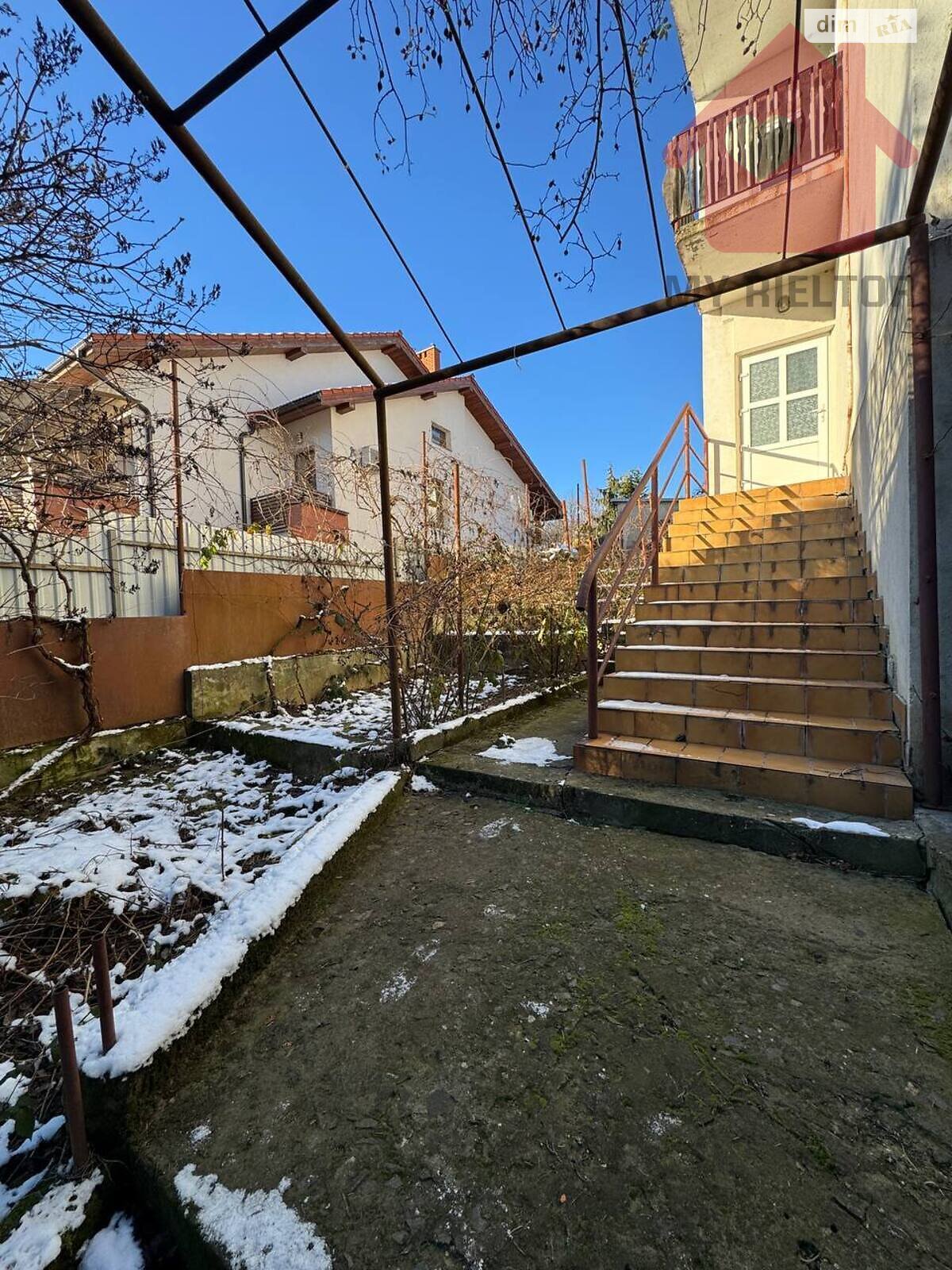 трехэтажный дом, 308 кв. м, цегла. Продажа в Ужгороде фото 1 трехэтажный дом, 308 кв. м, цегла. Продажа в Ужгороде фото 1