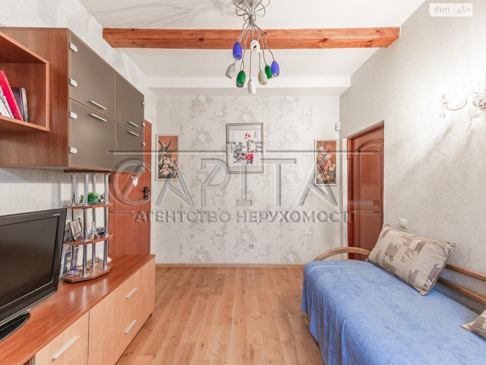 трехэтажный дом с гаражом, 280 кв. м, кирпич. Продажа в Украинке фото 1