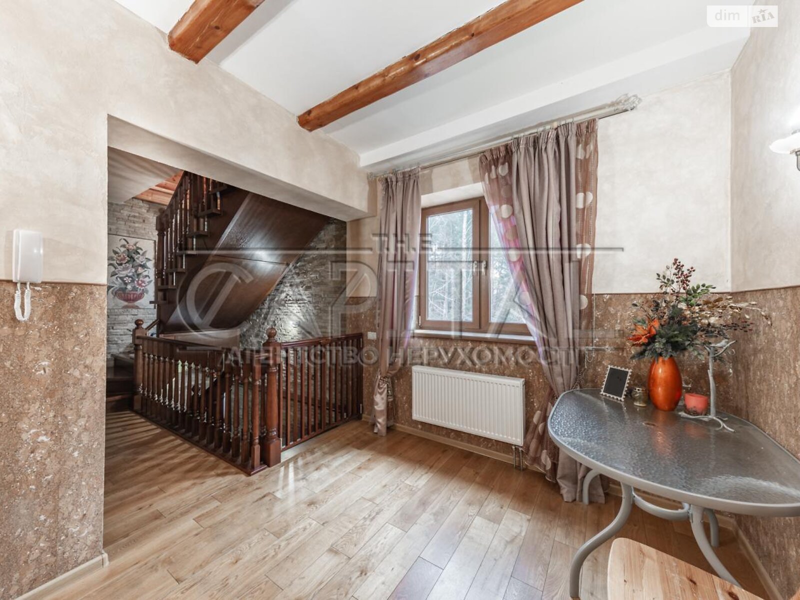 трехэтажный дом с гаражом, 280 кв. м, кирпич. Продажа в Украинке фото 1