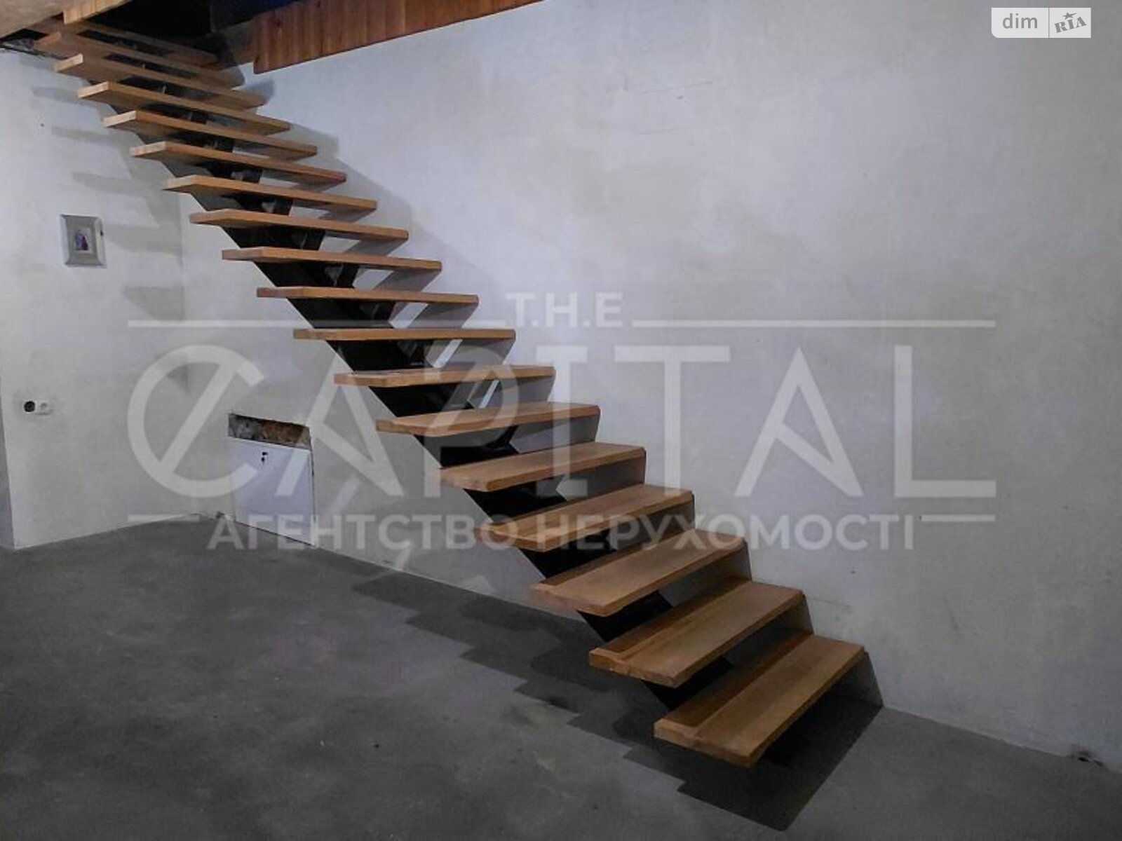 двухэтажный дом с балконом, 440.2 кв. м, кирпич. Продажа в Украинке фото 1 двухэтажный дом с балконом, 440.2 кв. м, кирпич. Продажа в Украинке фото 1