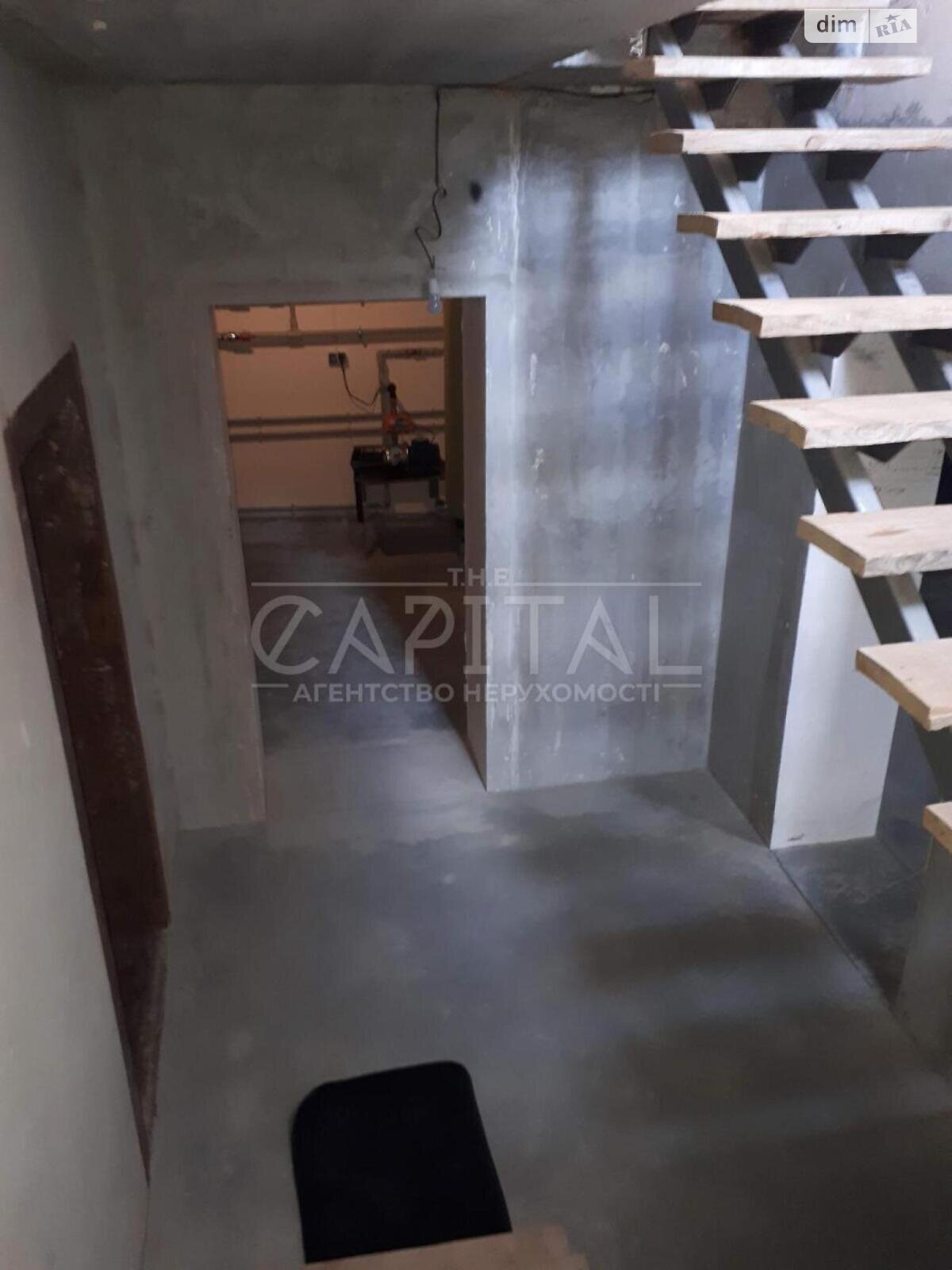 двухэтажный дом с балконом, 440.2 кв. м, кирпич. Продажа в Украинке фото 1 двухэтажный дом с балконом, 440.2 кв. м, кирпич. Продажа в Украинке фото 1