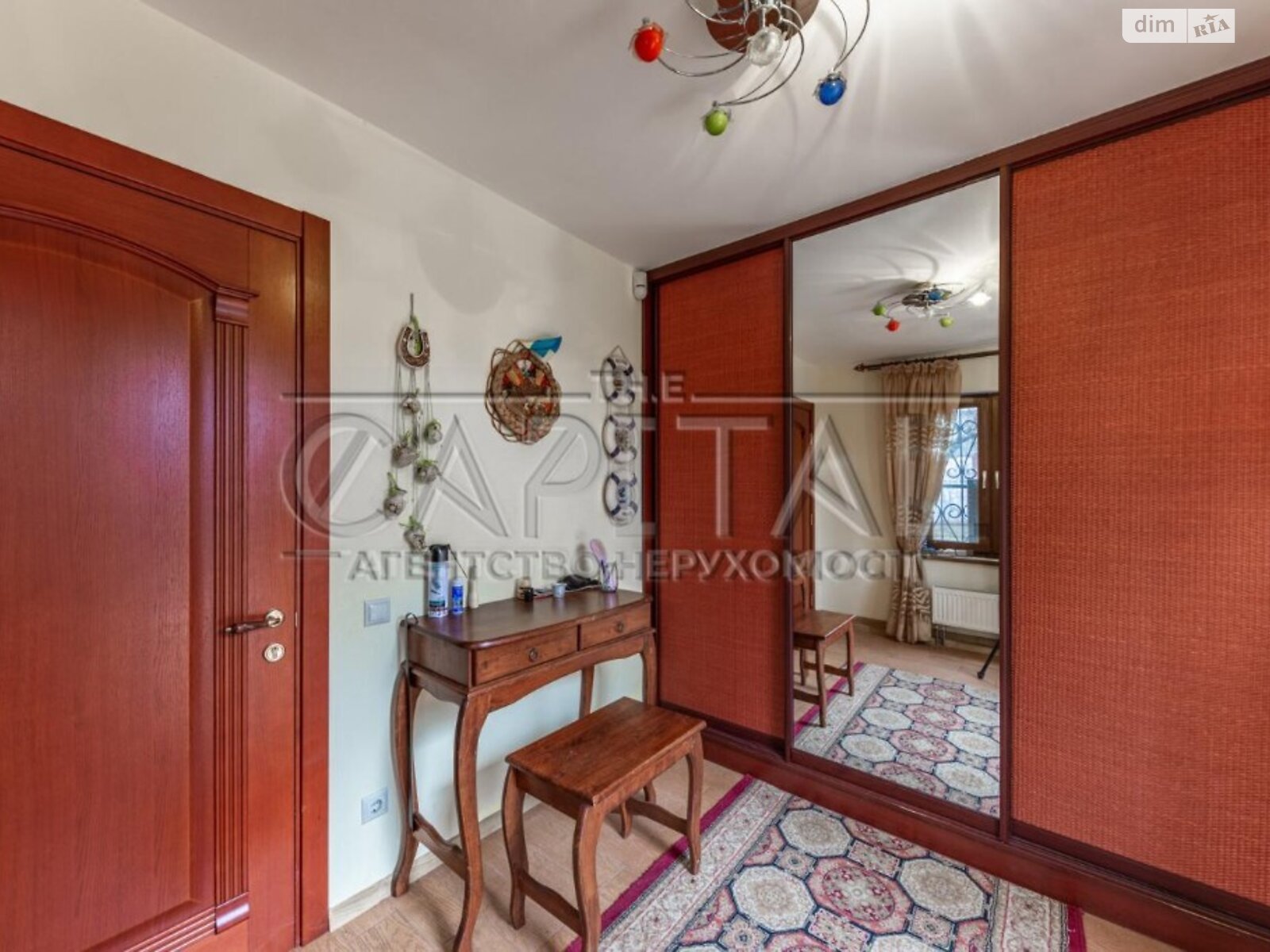 трехэтажный дом, 280 кв. м, кирпич. Продажа в Украинке фото 1