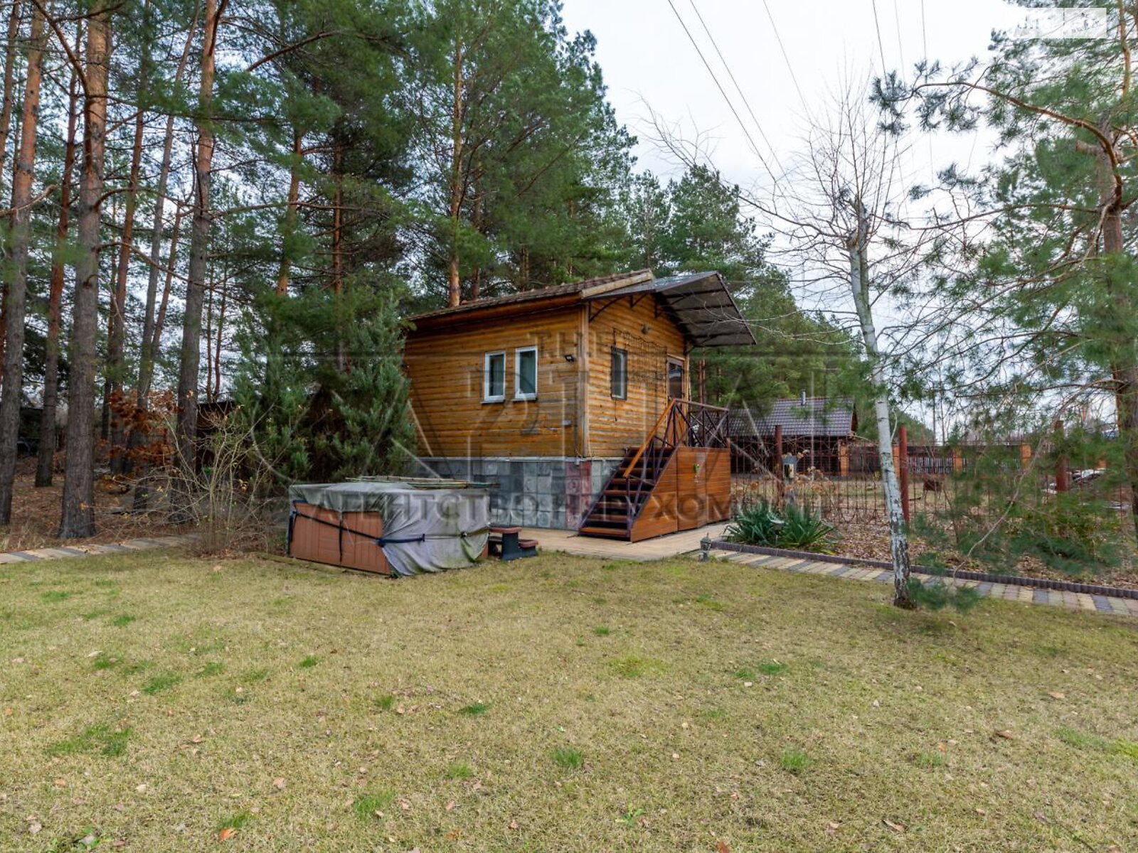 трехэтажный дом, 280 кв. м, кирпич. Продажа в Украинке фото 1