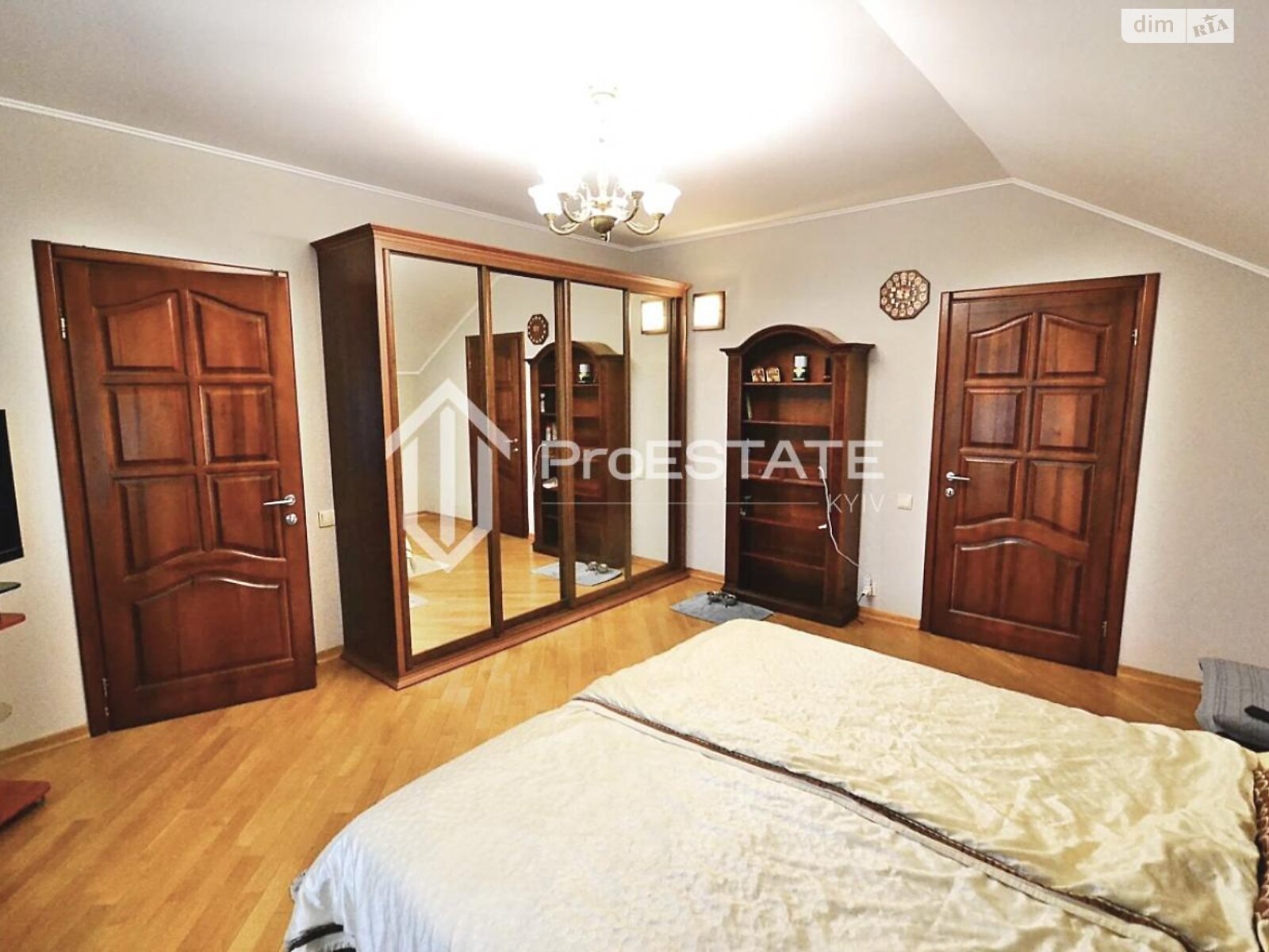 двухэтажный дом, 255 кв. м, кирпич. Продажа в Украинке фото 1 двухэтажный дом, 255 кв. м, кирпич. Продажа в Украинке фото 1