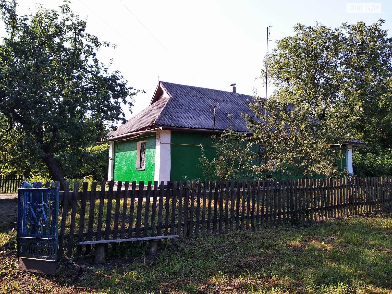 одноэтажный дом с гаражом, 57.6 кв. м, глинобитный. Продажа в Ульяновке район Центр фото 1 одноэтажный дом с гаражом, 57.6 кв. м, глинобитный. Продажа в Ульяновке район Центр фото 1
