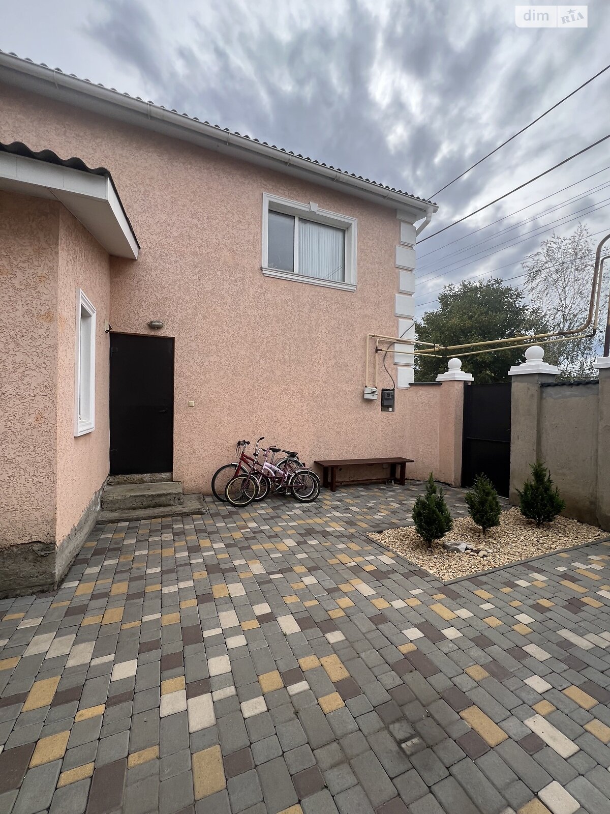 двоповерховий будинок з гаражем, 60 кв. м, кирпич. Продаж у Усатове фото 1 двоповерховий будинок з гаражем, 60 кв. м, кирпич. Продаж у Усатове фото 1