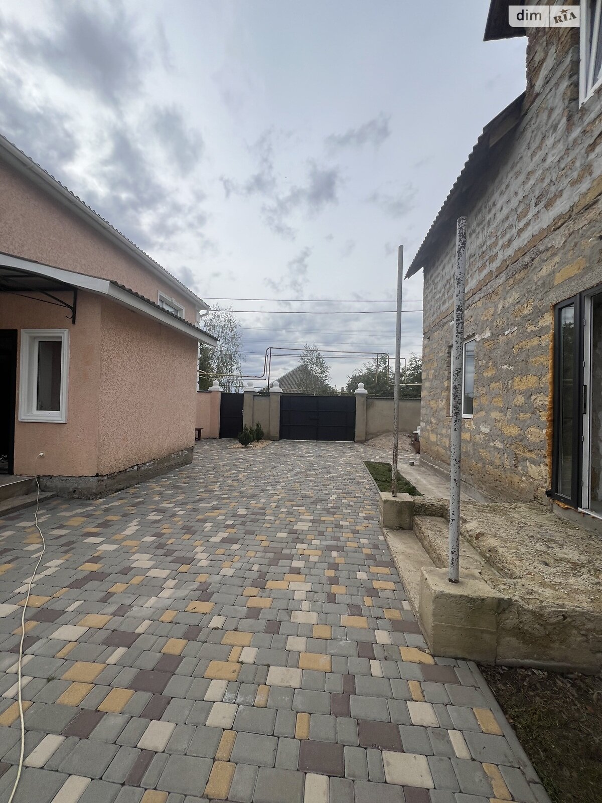 двоповерховий будинок з гаражем, 60 кв. м, кирпич. Продаж у Усатове фото 1 двоповерховий будинок з гаражем, 60 кв. м, кирпич. Продаж у Усатове фото 1