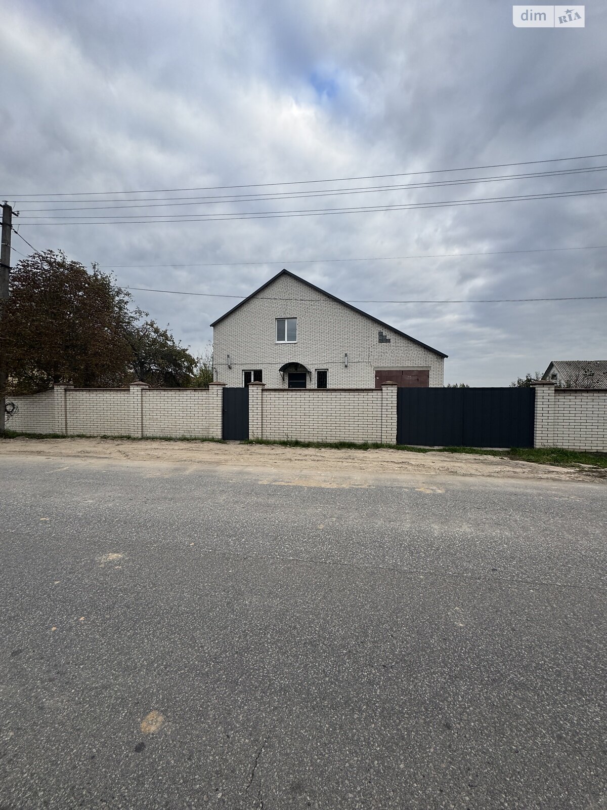 двухэтажный дом с верандой, 140 кв. м, кирпич. Продажа в Вабле фото 1