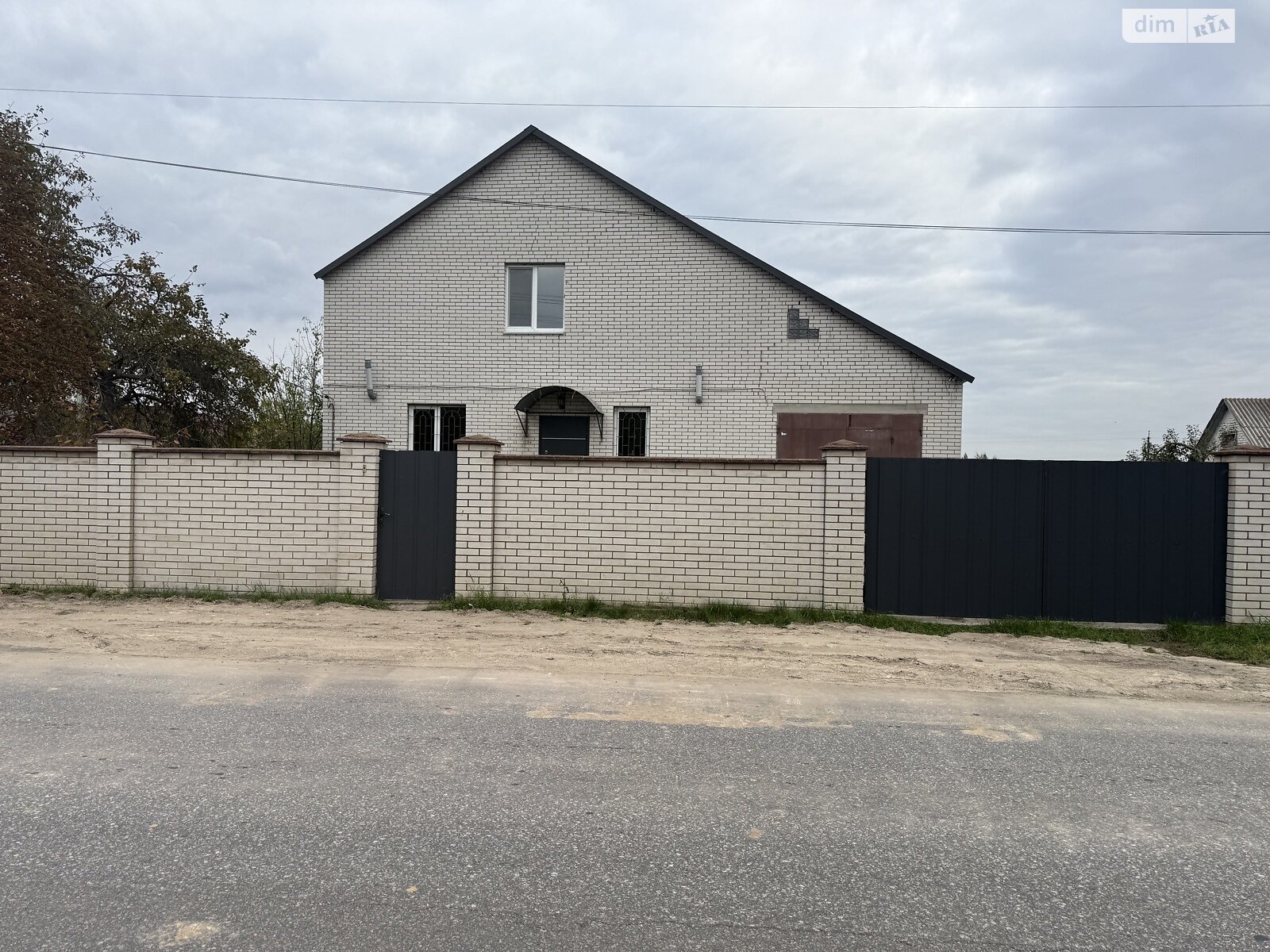 двоповерховий будинок з верандою, 140 кв. м, кирпич. Продаж у Ваблі фото 1