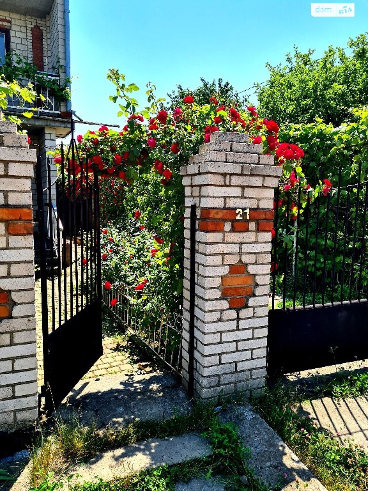 двоповерховий будинок з гаражем, 200 кв. м, цегла. Продаж у Вапнярці фото 1 двоповерховий будинок з гаражем, 200 кв. м, цегла. Продаж у Вапнярці фото 1