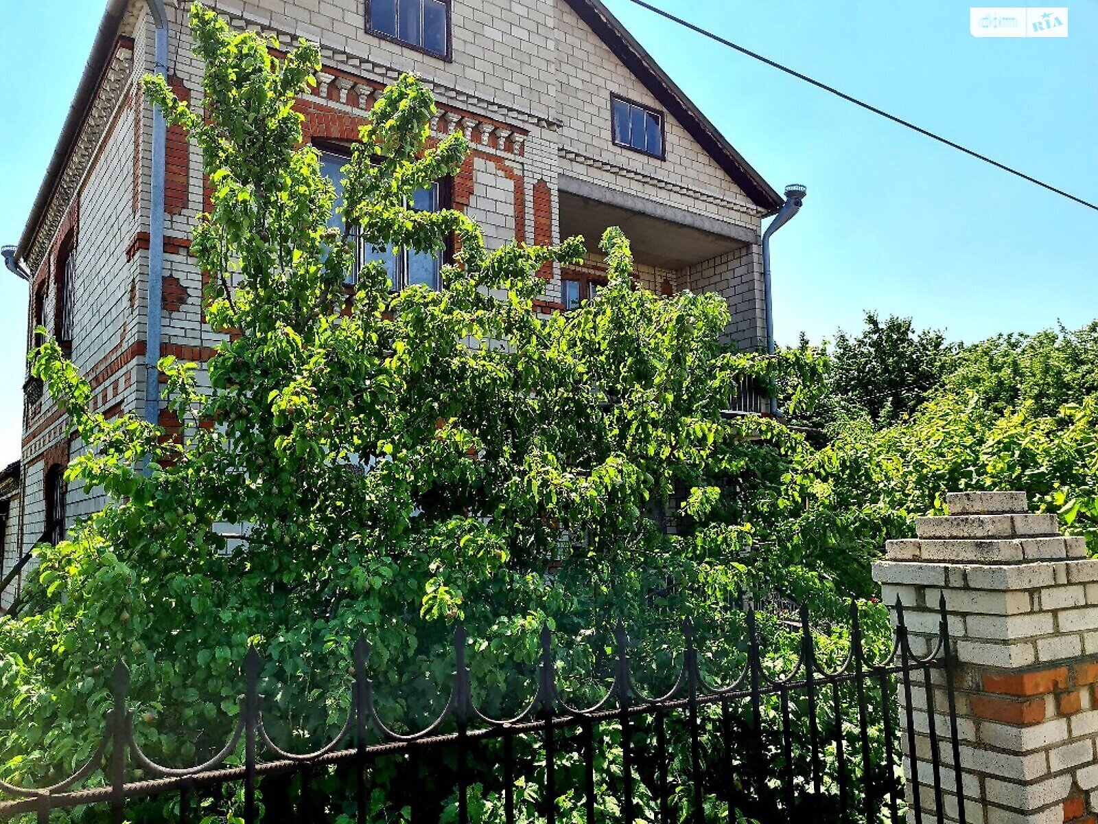 двоповерховий будинок з гаражем, 200 кв. м, цегла. Продаж у Вапнярці фото 1 двоповерховий будинок з гаражем, 200 кв. м, цегла. Продаж у Вапнярці фото 1