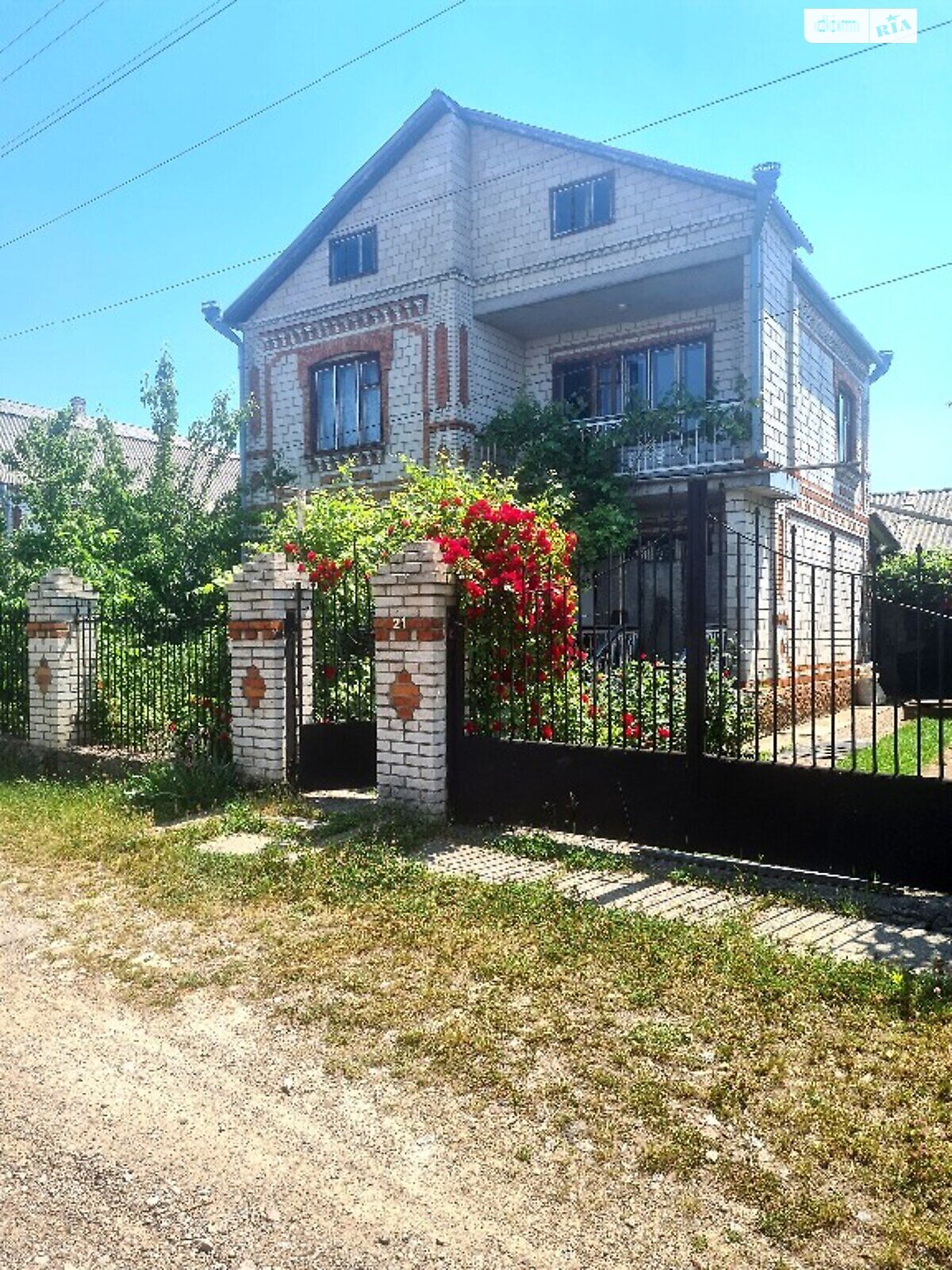 двоповерховий будинок з гаражем, 200 кв. м, цегла. Продаж у Вапнярці фото 1 двоповерховий будинок з гаражем, 200 кв. м, цегла. Продаж у Вапнярці фото 1