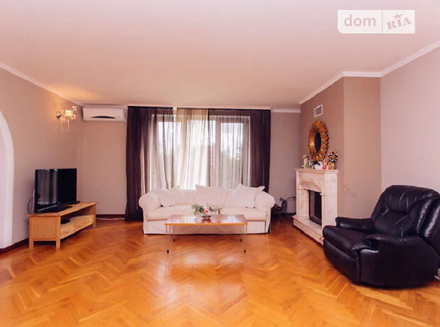 триповерховий будинок, 315.4 кв. м, кирпич. Продаж в Хлепчі (Київська обл.) фото 1 триповерховий будинок, 315.4 кв. м, кирпич. Продаж в Хлепчі (Київська обл.) фото 1