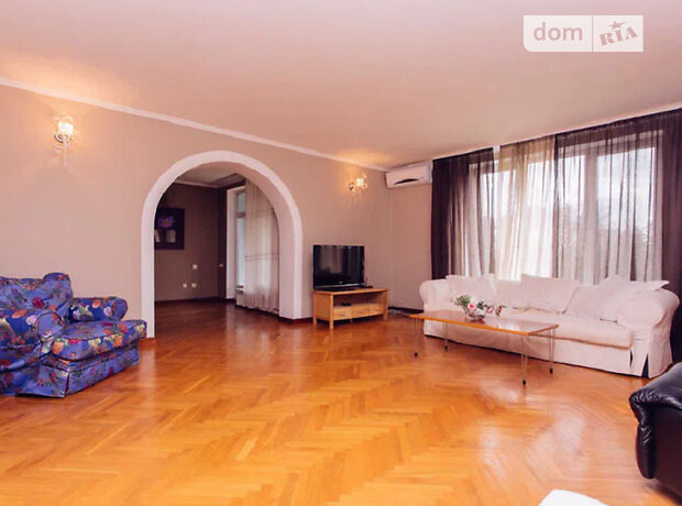 триповерховий будинок, 315.4 кв. м, кирпич. Продаж в Хлепчі (Київська обл.) фото 1 триповерховий будинок, 315.4 кв. м, кирпич. Продаж в Хлепчі (Київська обл.) фото 1