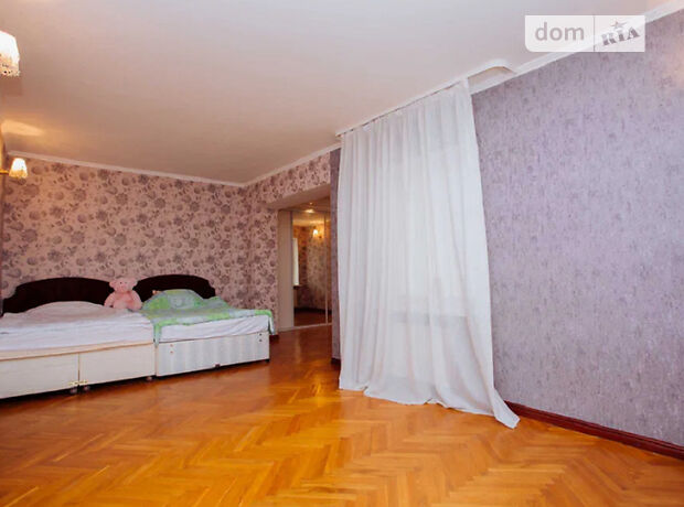 триповерховий будинок, 315.4 кв. м, кирпич. Продаж в Хлепчі (Київська обл.) фото 1 триповерховий будинок, 315.4 кв. м, кирпич. Продаж в Хлепчі (Київська обл.) фото 1