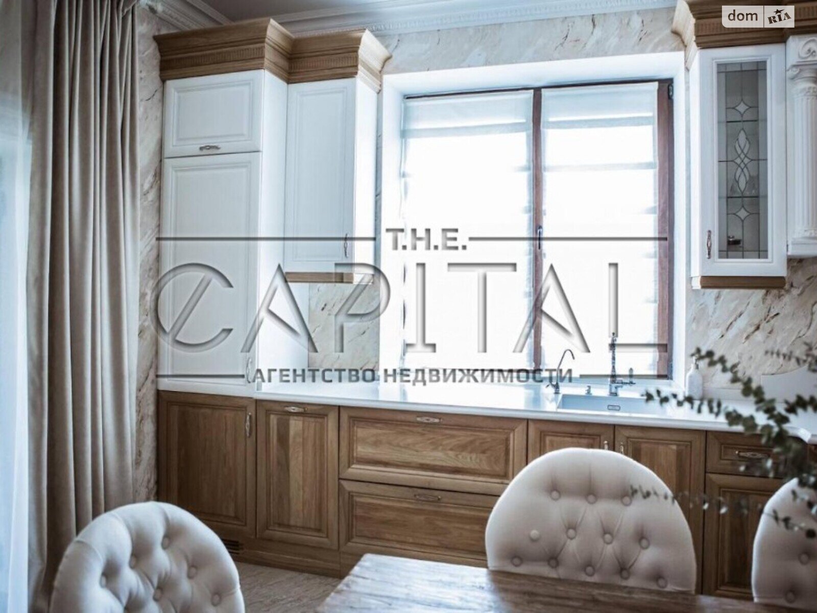 трехэтажный дом, 480 кв. м, кирпич. Продажа в Иванковичах фото 1 трехэтажный дом, 480 кв. м, кирпич. Продажа в Иванковичах фото 1