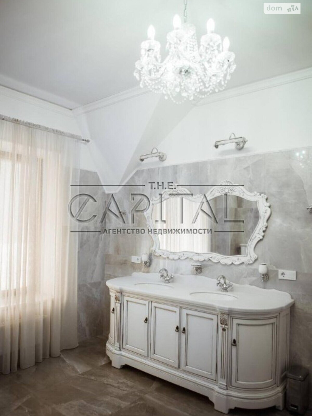 трехэтажный дом, 480 кв. м, кирпич. Продажа в Иванковичах фото 1 трехэтажный дом, 480 кв. м, кирпич. Продажа в Иванковичах фото 1