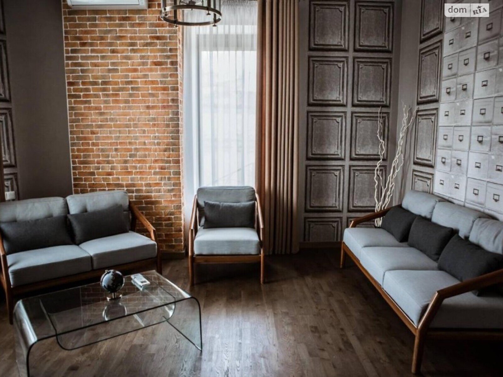 трехэтажный дом, 480 кв. м, кирпич. Продажа в Иванковичах фото 1 трехэтажный дом, 480 кв. м, кирпич. Продажа в Иванковичах фото 1