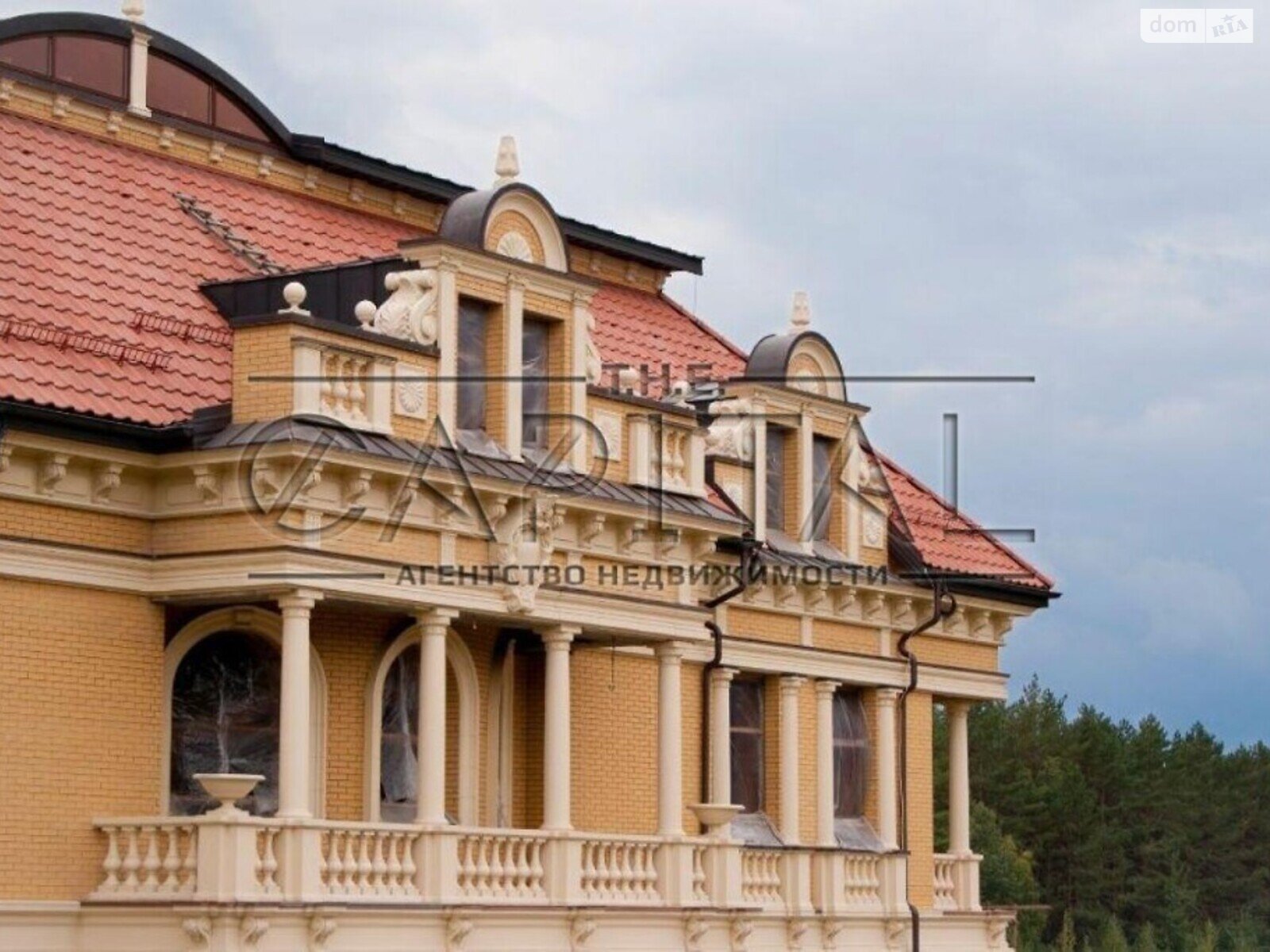 трехэтажный дом с балконом, 2000 кв. м, кирпич. Продажа в Иванковичах фото 1 трехэтажный дом с балконом, 2000 кв. м, кирпич. Продажа в Иванковичах фото 1