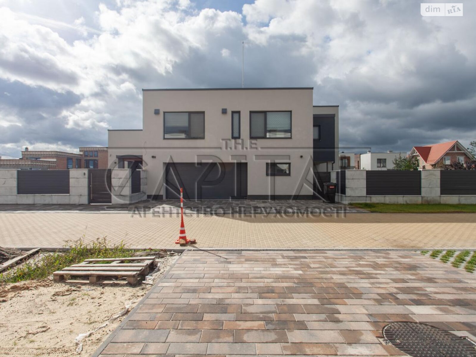 триповерховий будинок, 215 кв. м, цегла. Продаж у Крушинці фото 1 триповерховий будинок, 215 кв. м, цегла. Продаж у Крушинці фото 1