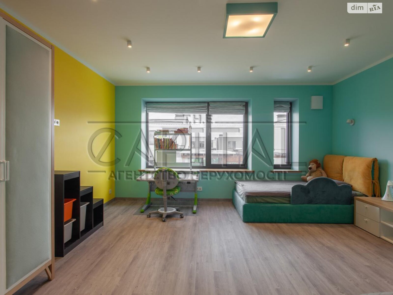 триповерховий будинок, 215 кв. м, цегла. Продаж у Крушинці фото 1 триповерховий будинок, 215 кв. м, цегла. Продаж у Крушинці фото 1