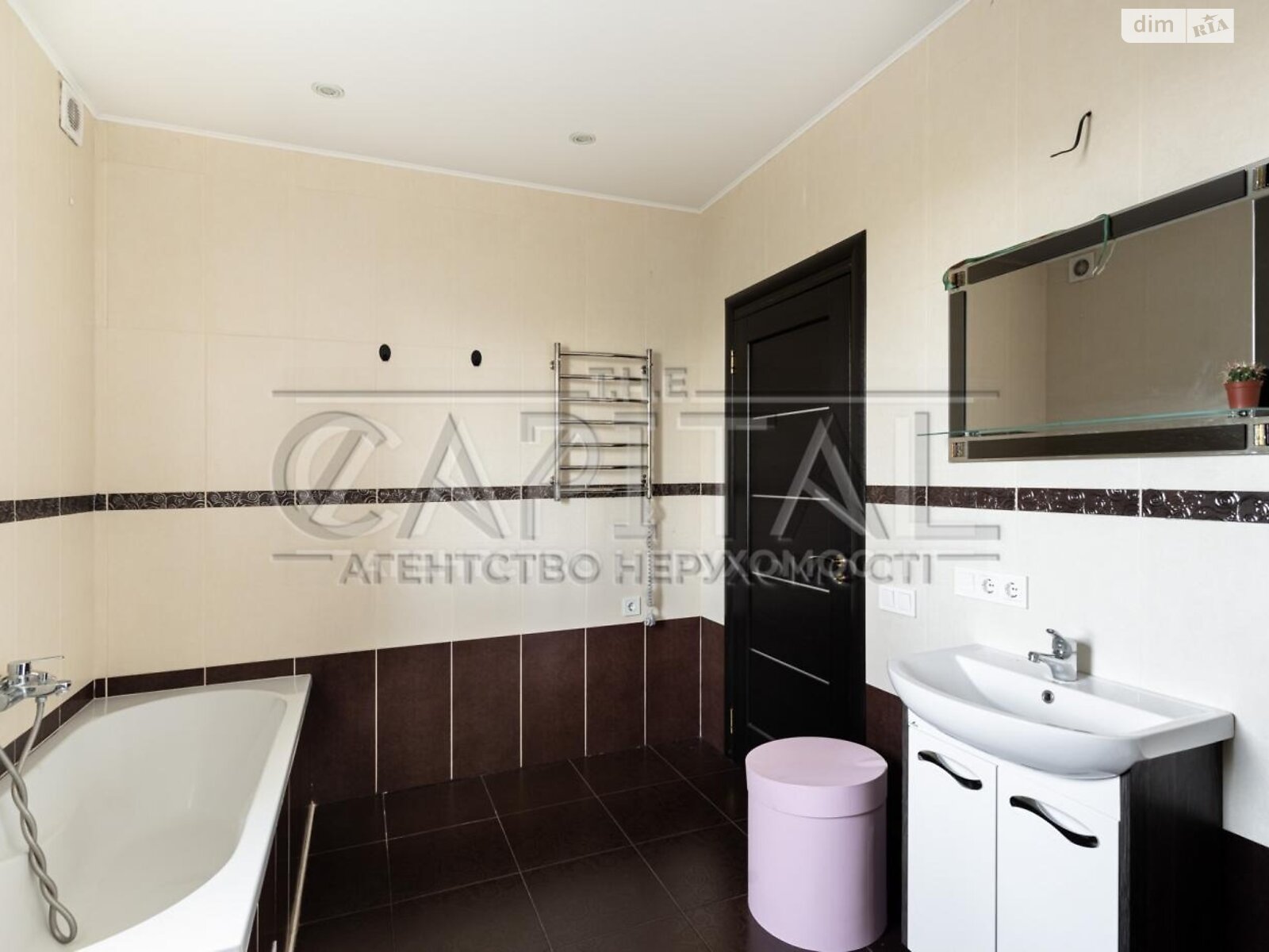 двухэтажный дом с гаражом, 208.6 кв. м, кирпич. Продажа в Василькове фото 1 двухэтажный дом с гаражом, 208.6 кв. м, кирпич. Продажа в Василькове фото 1