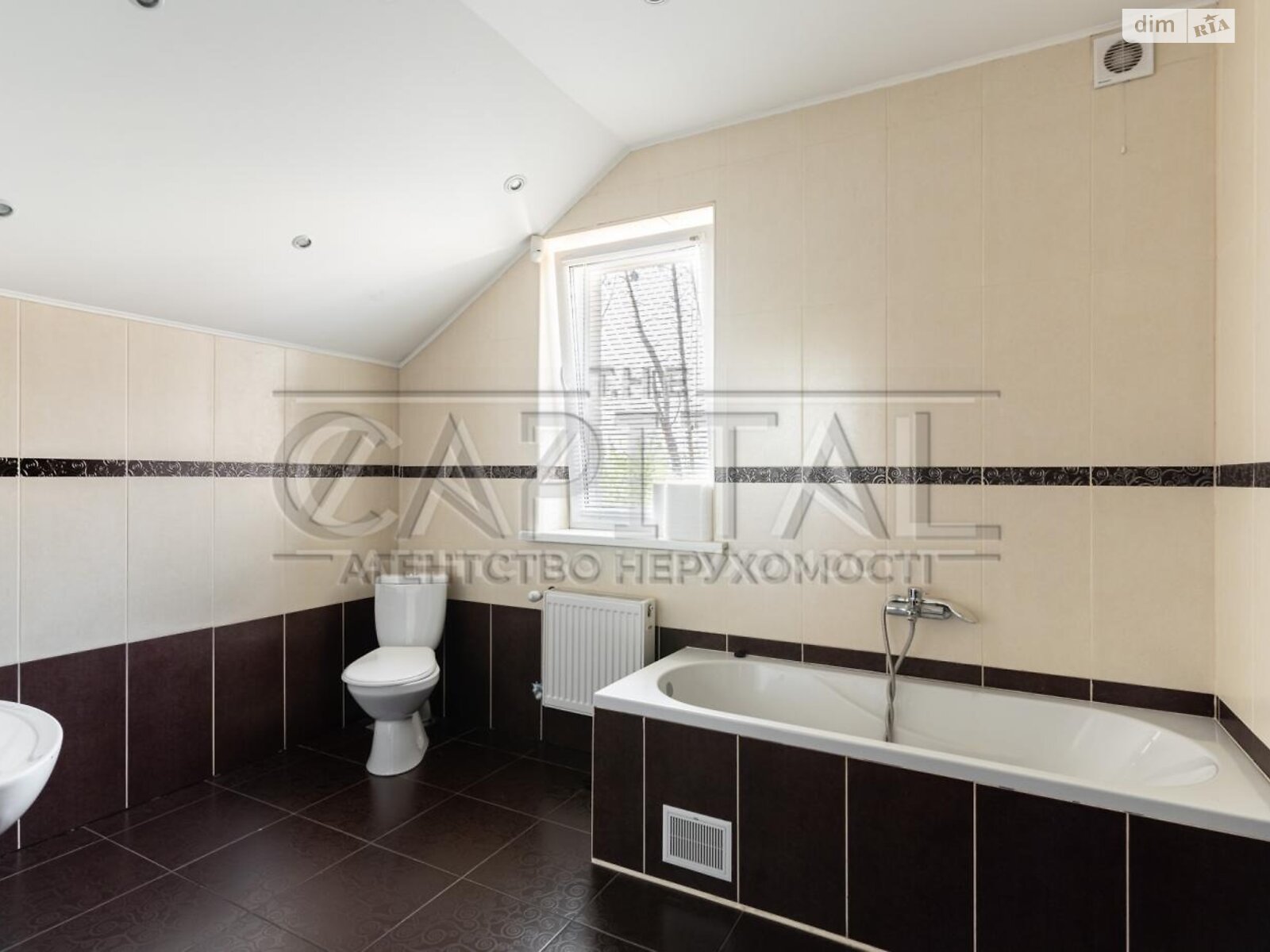 двухэтажный дом с гаражом, 208.6 кв. м, кирпич. Продажа в Василькове фото 1 двухэтажный дом с гаражом, 208.6 кв. м, кирпич. Продажа в Василькове фото 1