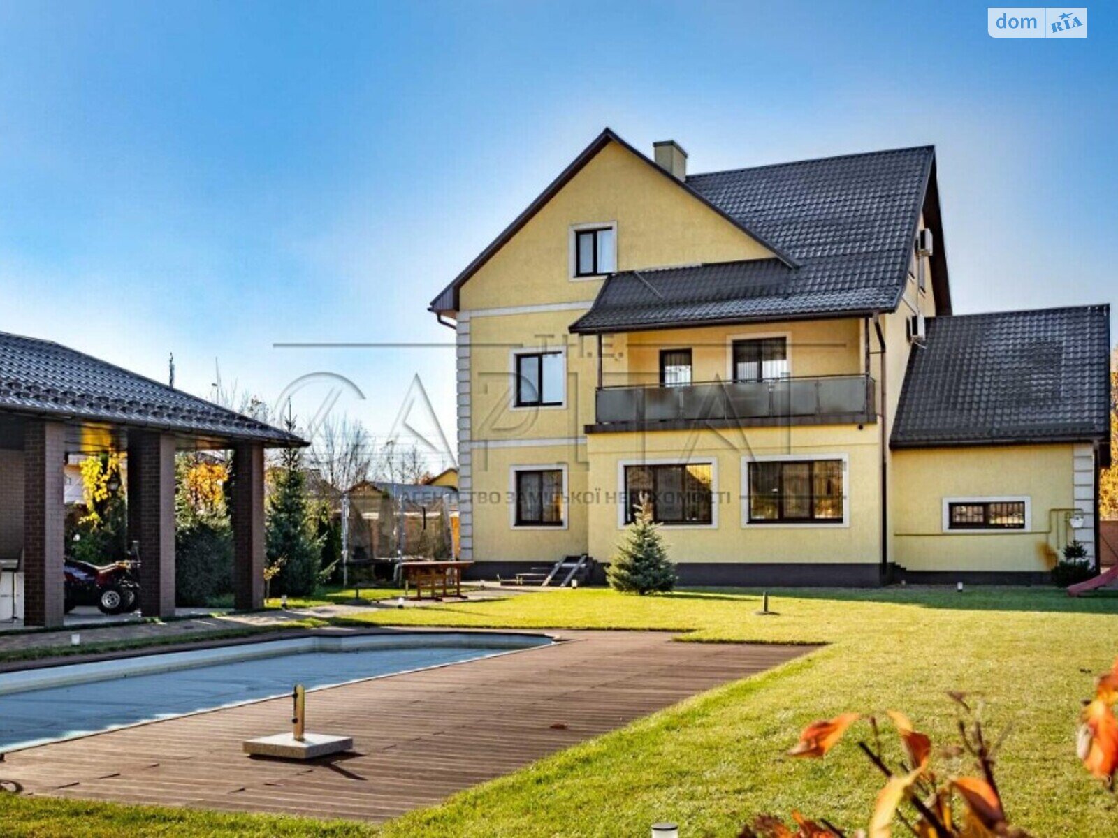 трехэтажный дом с отоплением, 350 кв. м, кирпич. Продажа в Мархалевке фото 1 трехэтажный дом с отоплением, 350 кв. м, кирпич. Продажа в Мархалевке фото 1