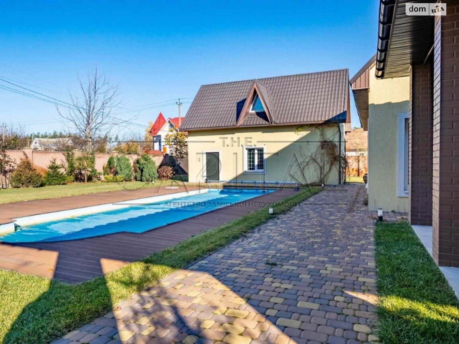 трехэтажный дом с отоплением, 350 кв. м, кирпич. Продажа в Мархалевке фото 1 трехэтажный дом с отоплением, 350 кв. м, кирпич. Продажа в Мархалевке фото 1