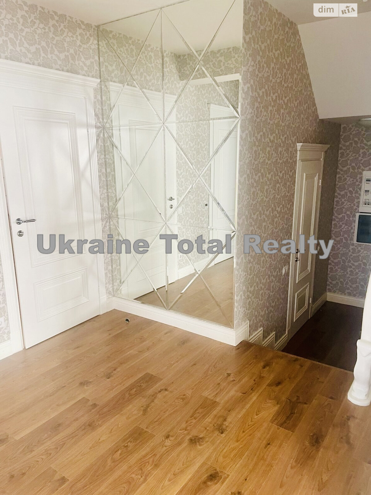 двоповерховий будинок з гаражем, 240 кв. м, цегла. Продаж у Василькові фото 1 двоповерховий будинок з гаражем, 240 кв. м, цегла. Продаж у Василькові фото 1