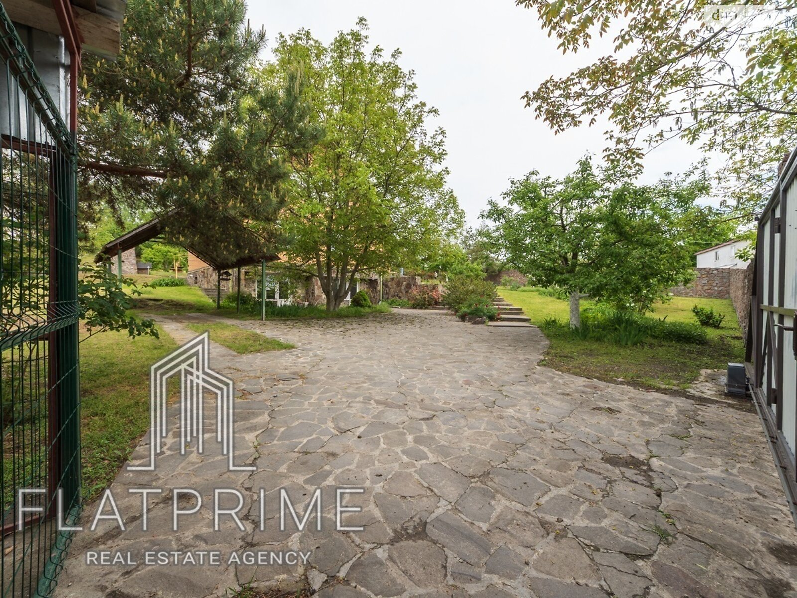 двоповерховий будинок з гаражем, 241.5 кв. м, цегла. Продаж в Василькові, район Васильків фото 1 двоповерховий будинок з гаражем, 241.5 кв. м, цегла. Продаж в Василькові, район Васильків фото 1