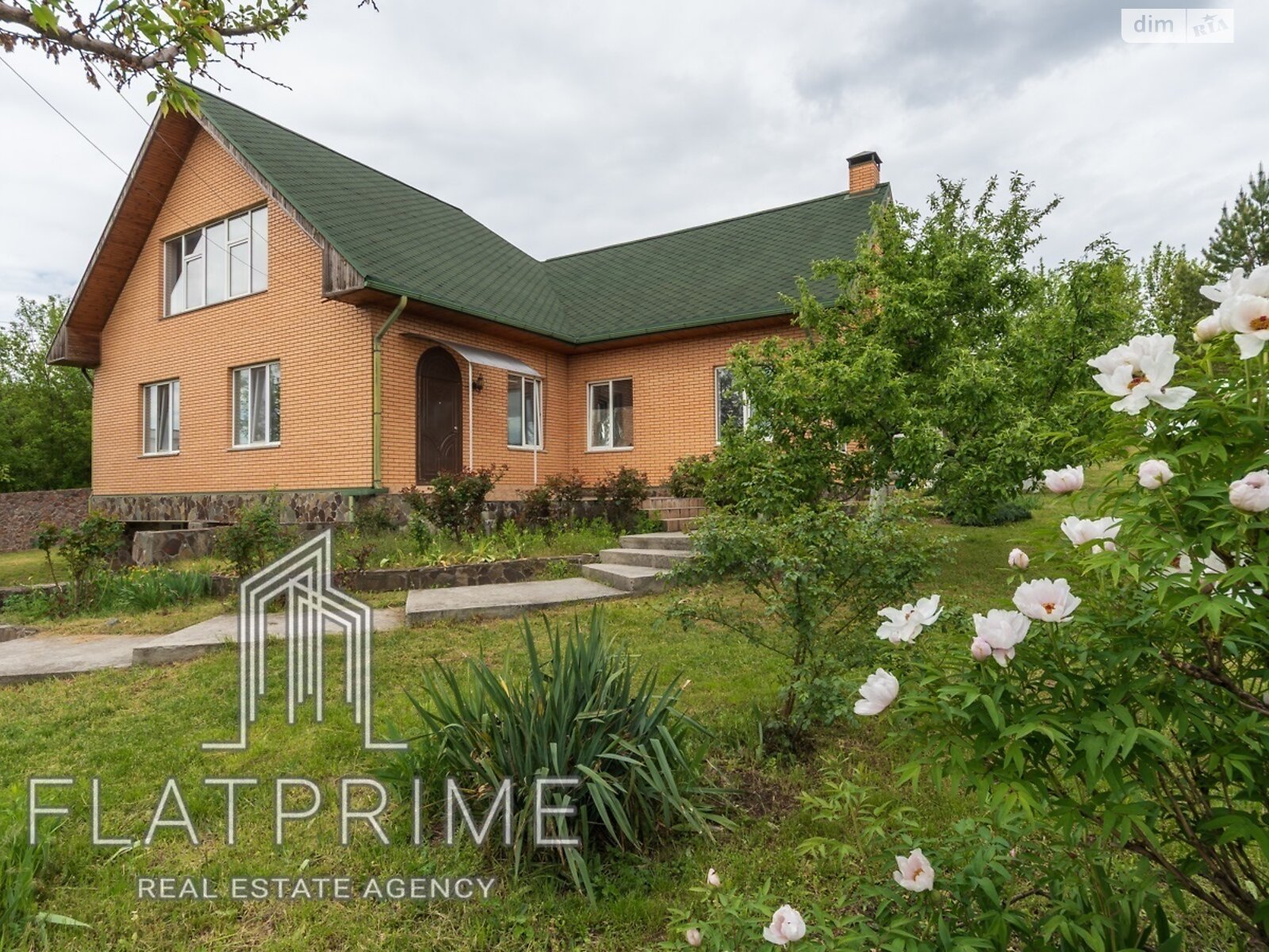 двоповерховий будинок з гаражем, 241.5 кв. м, цегла. Продаж в Василькові, район Васильків фото 1 двоповерховий будинок з гаражем, 241.5 кв. м, цегла. Продаж в Василькові, район Васильків фото 1