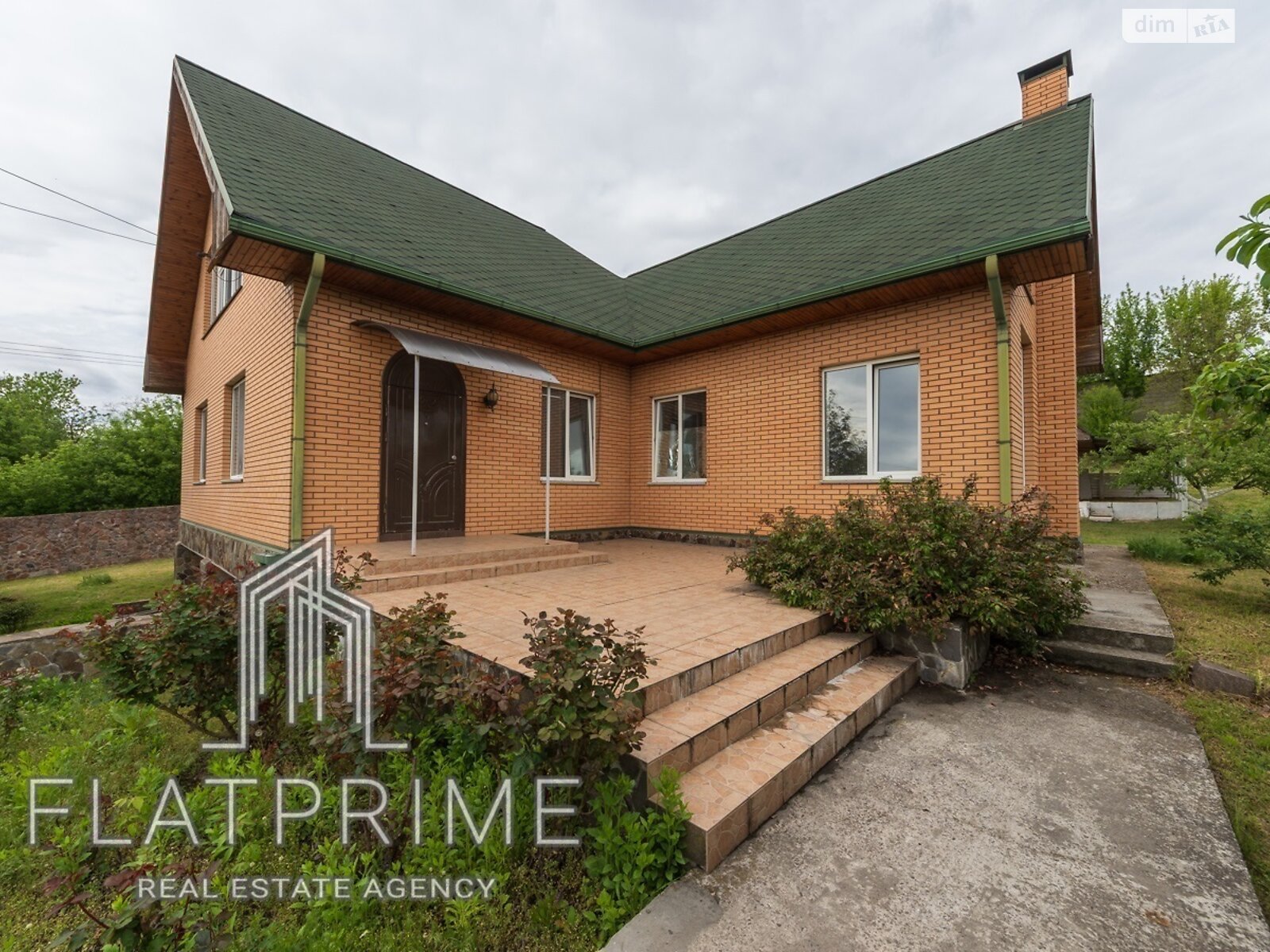 двоповерховий будинок з гаражем, 241.5 кв. м, цегла. Продаж в Василькові, район Васильків фото 1 двоповерховий будинок з гаражем, 241.5 кв. м, цегла. Продаж в Василькові, район Васильків фото 1