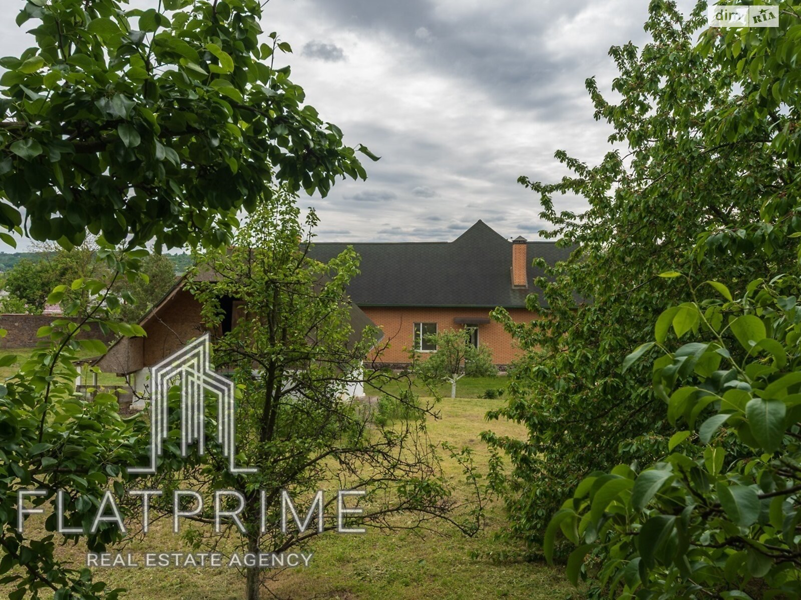 двоповерховий будинок з гаражем, 241.5 кв. м, цегла. Продаж в Василькові, район Васильків фото 1 двоповерховий будинок з гаражем, 241.5 кв. м, цегла. Продаж в Василькові, район Васильків фото 1