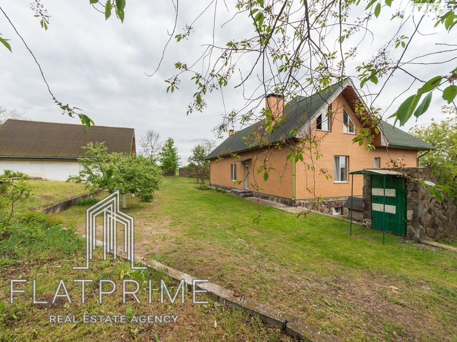 двоповерховий будинок з гаражем, 241.5 кв. м, цегла. Продаж в Василькові, район Васильків фото 1 двоповерховий будинок з гаражем, 241.5 кв. м, цегла. Продаж в Василькові, район Васильків фото 1