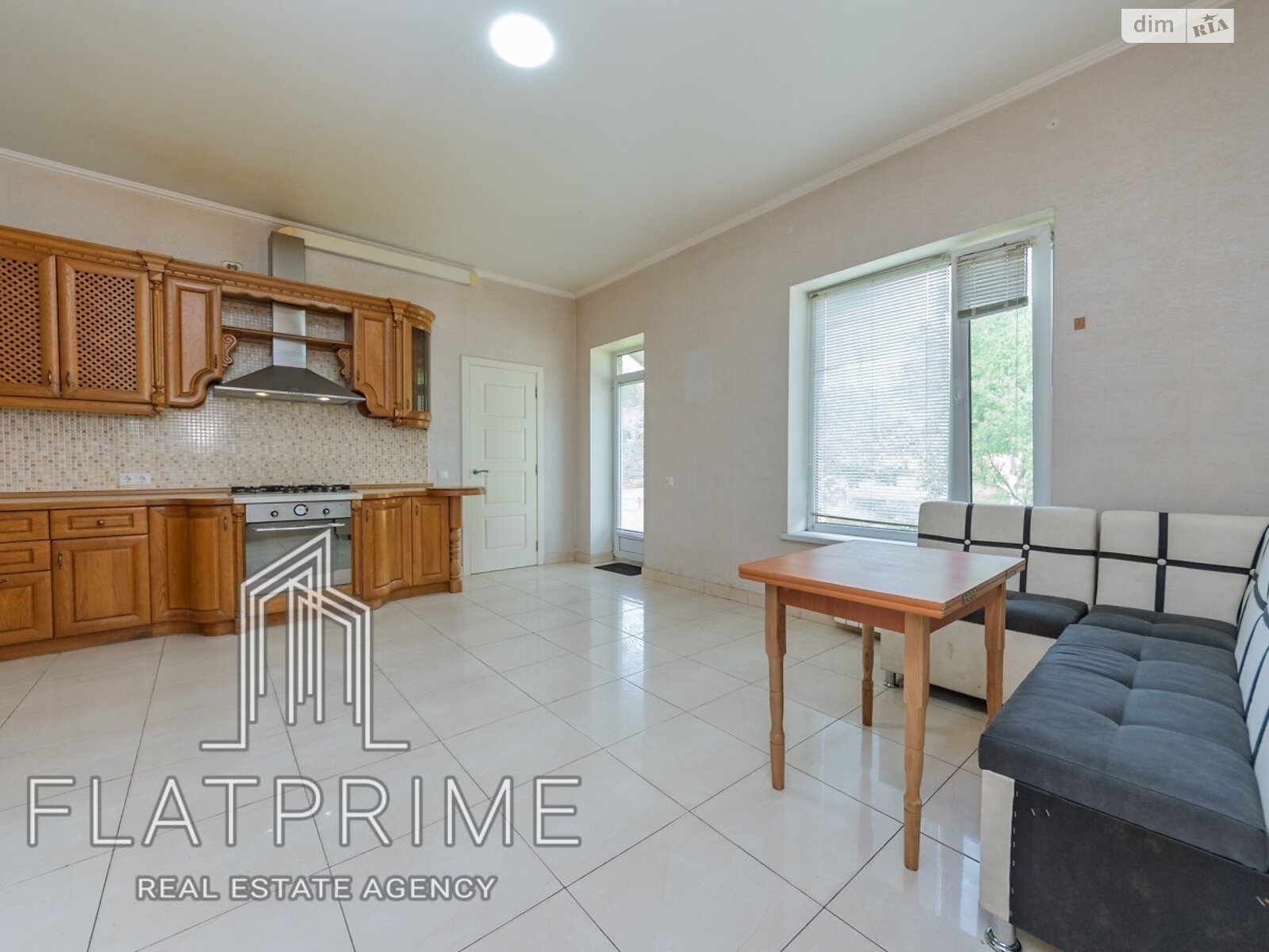 двоповерховий будинок з гаражем, 241.5 кв. м, цегла. Продаж в Василькові, район Васильків фото 1 двоповерховий будинок з гаражем, 241.5 кв. м, цегла. Продаж в Василькові, район Васильків фото 1