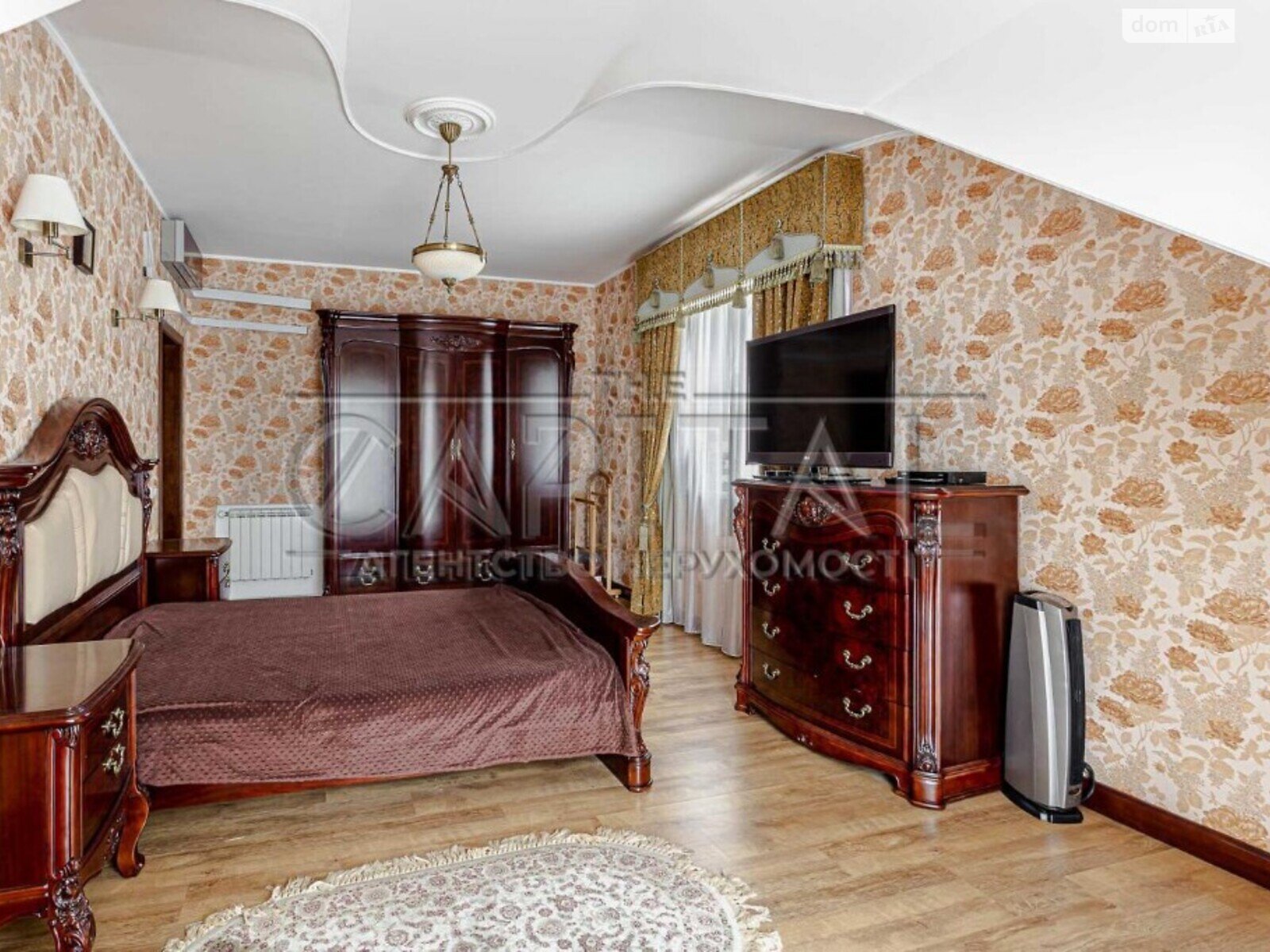 трехэтажный дом, 500 кв. м, кирпич. Продажа в Великой Солтановке фото 1