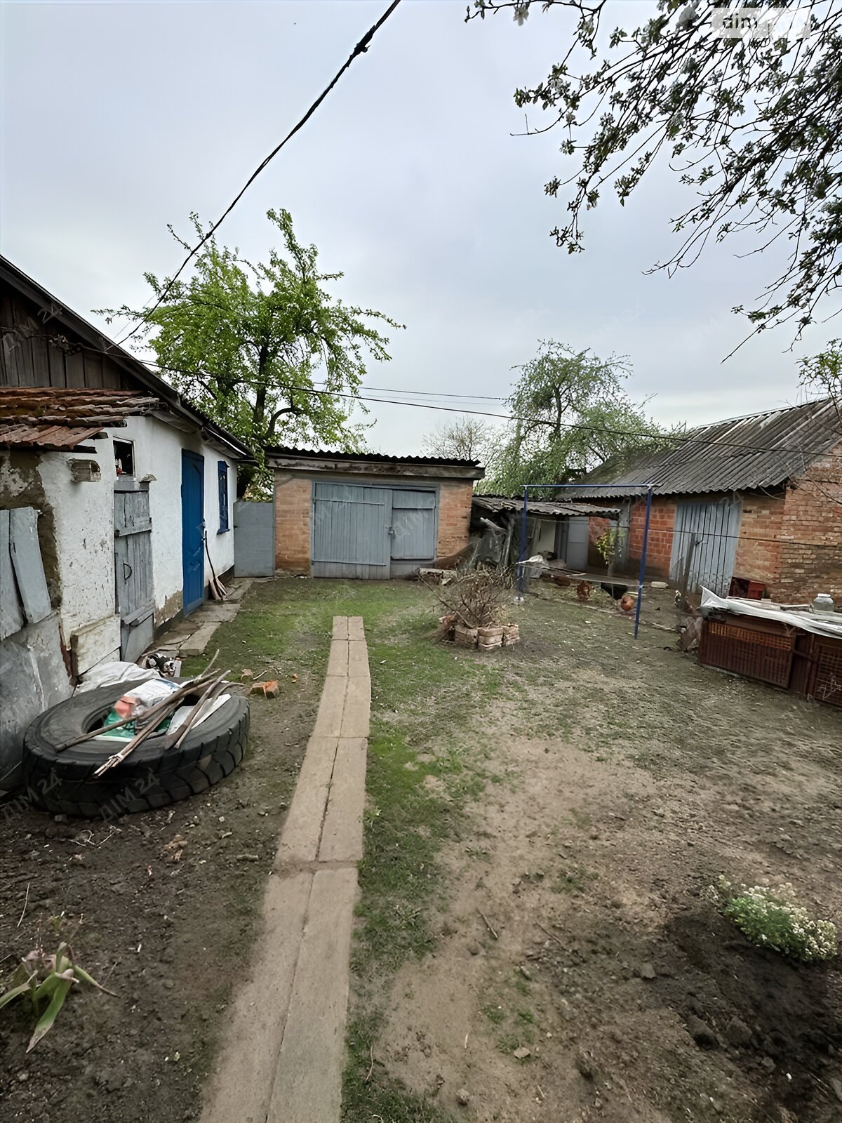 одноэтажный дом с гаражом, 41.6 кв. м, кирпич саманный. Продажа в Ваци фото 1 одноэтажный дом с гаражом, 41.6 кв. м, кирпич саманный. Продажа в Ваци фото 1