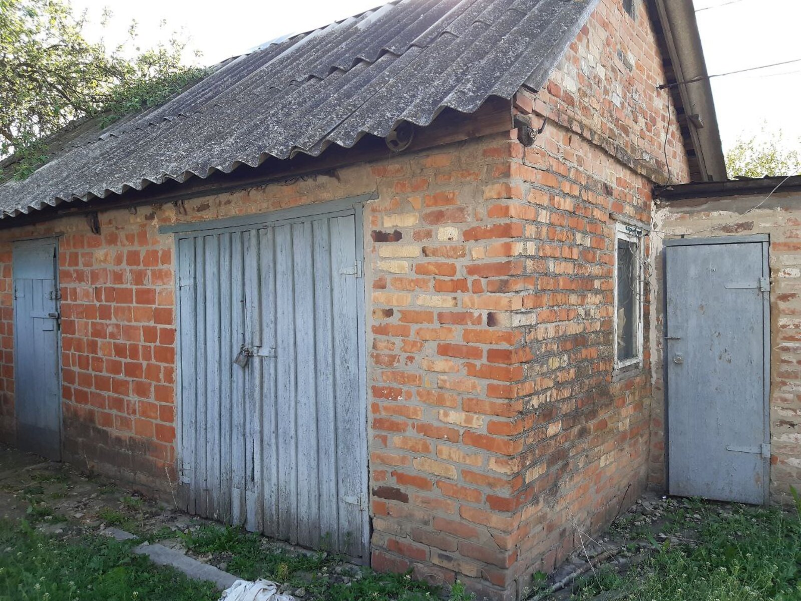 одноэтажный дом с гаражом, 41.6 кв. м, кирпич саманный. Продажа в Ваци фото 1 одноэтажный дом с гаражом, 41.6 кв. м, кирпич саманный. Продажа в Ваци фото 1