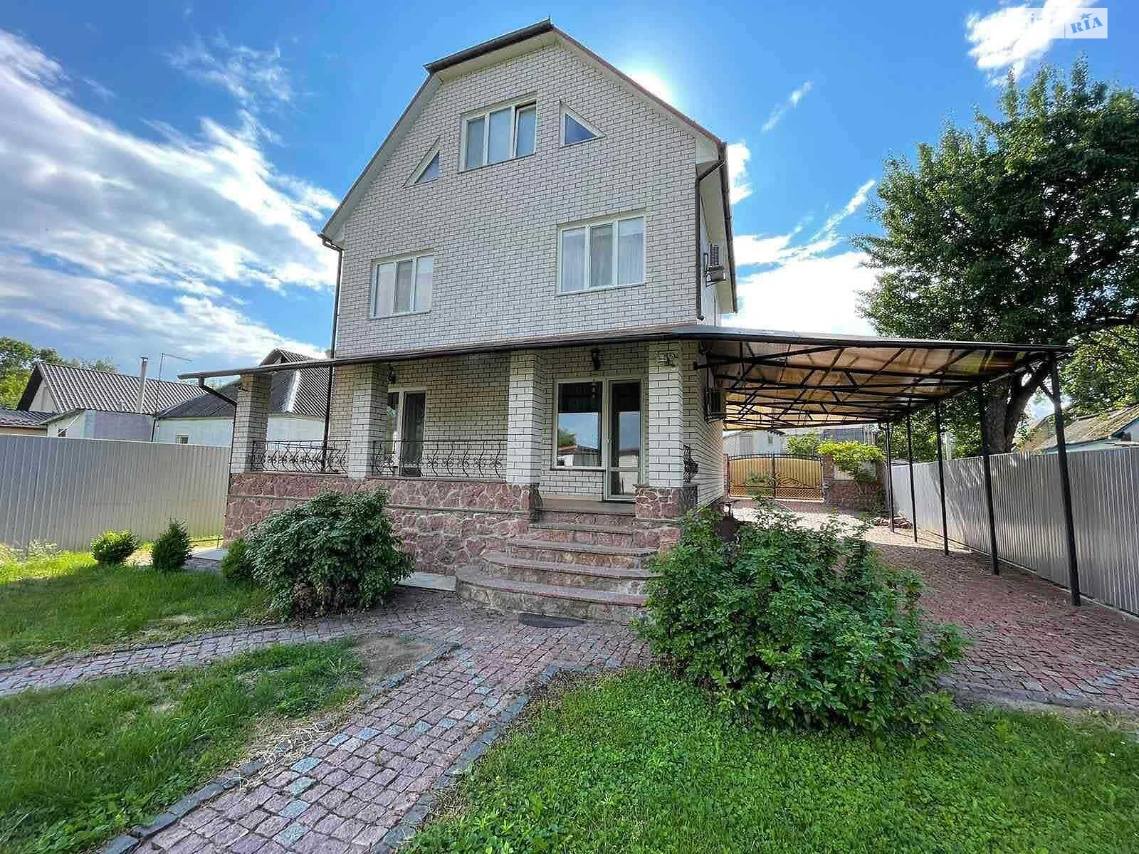 трехэтажный дом, 150 кв. м, газобетон. Продажа в Великой Александровке фото 1