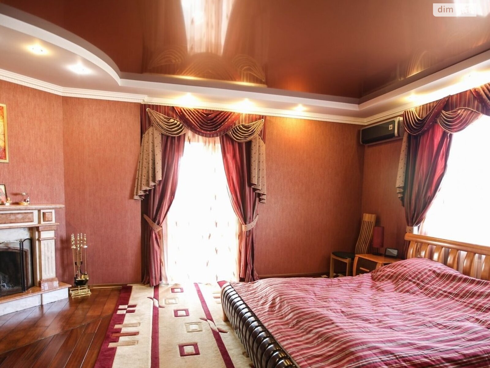 трехэтажный дом с балконом, 274 кв. м, кирпич. Продажа в Великой Александровке фото 1 трехэтажный дом с балконом, 274 кв. м, кирпич. Продажа в Великой Александровке фото 1