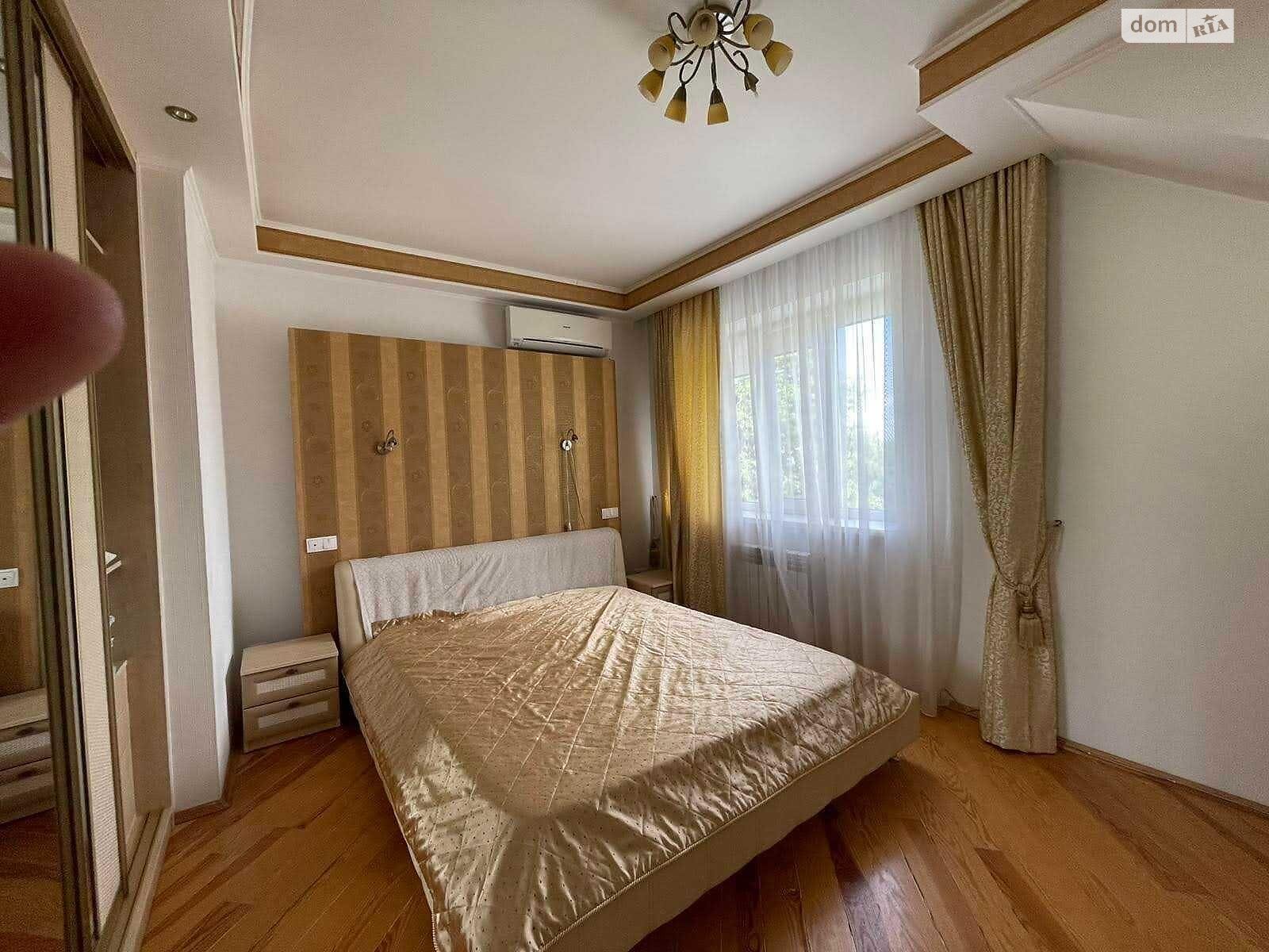 трехэтажный дом, 150 кв. м, газобетон. Продажа в Великой Александровке фото 1