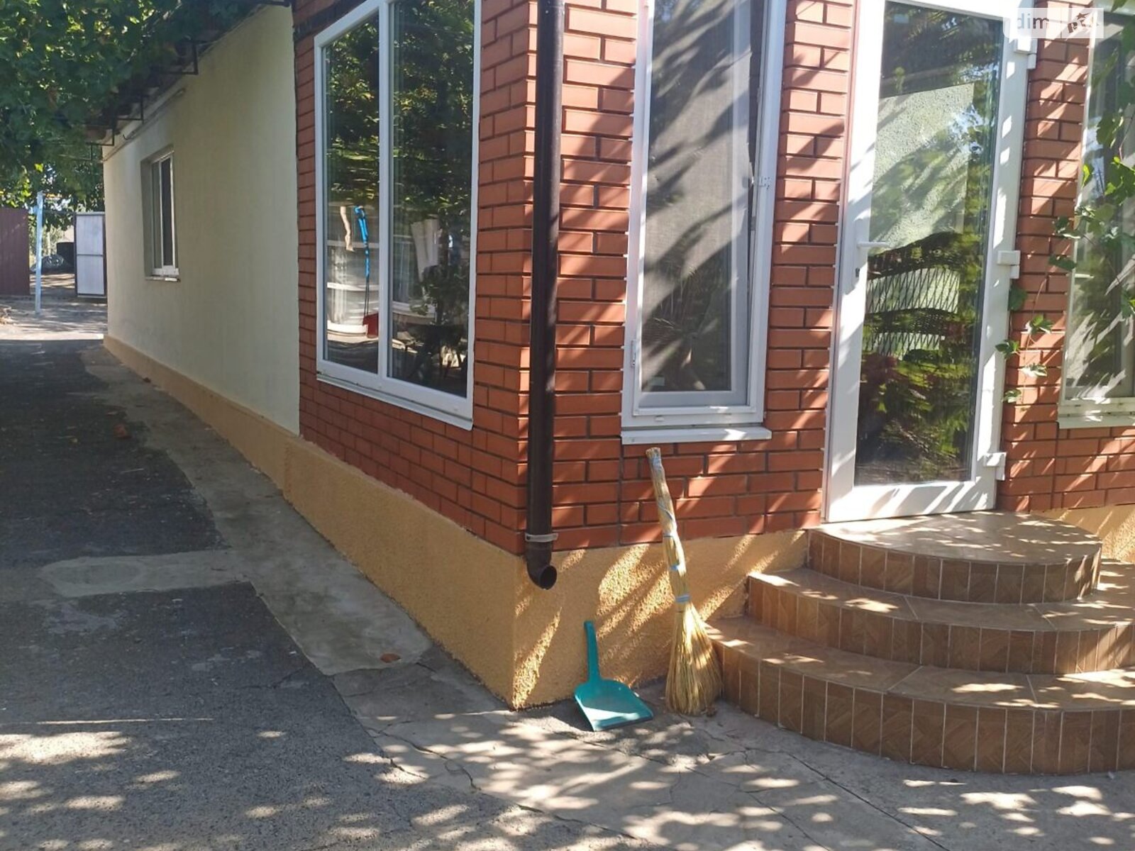 одноэтажный дом с верандой, 74.5 кв. м, кирпич. Продажа в Великой Александровке район Великая Александровка фото 1 одноэтажный дом с верандой, 74.5 кв. м, кирпич. Продажа в Великой Александровке район Великая Александровка фото 1