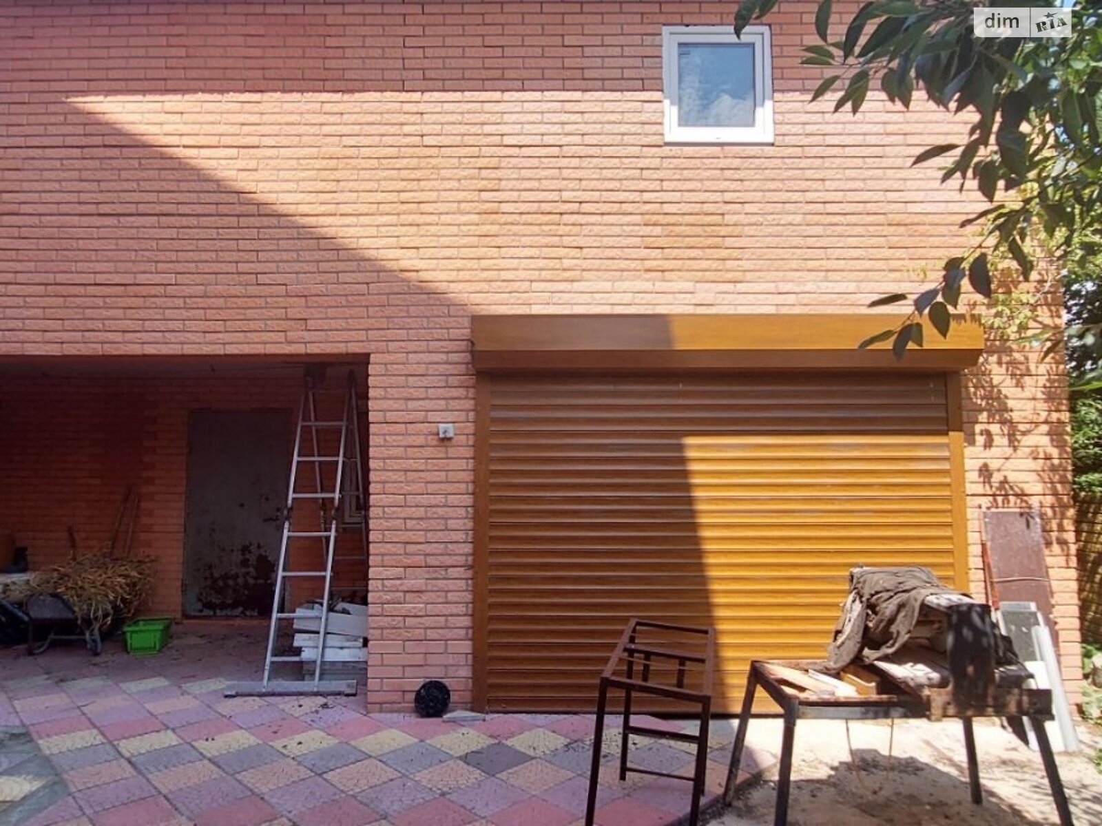 триповерховий будинок з верандою, 197 кв. м, керамзітобетон. Продаж у Великій Димерці фото 1