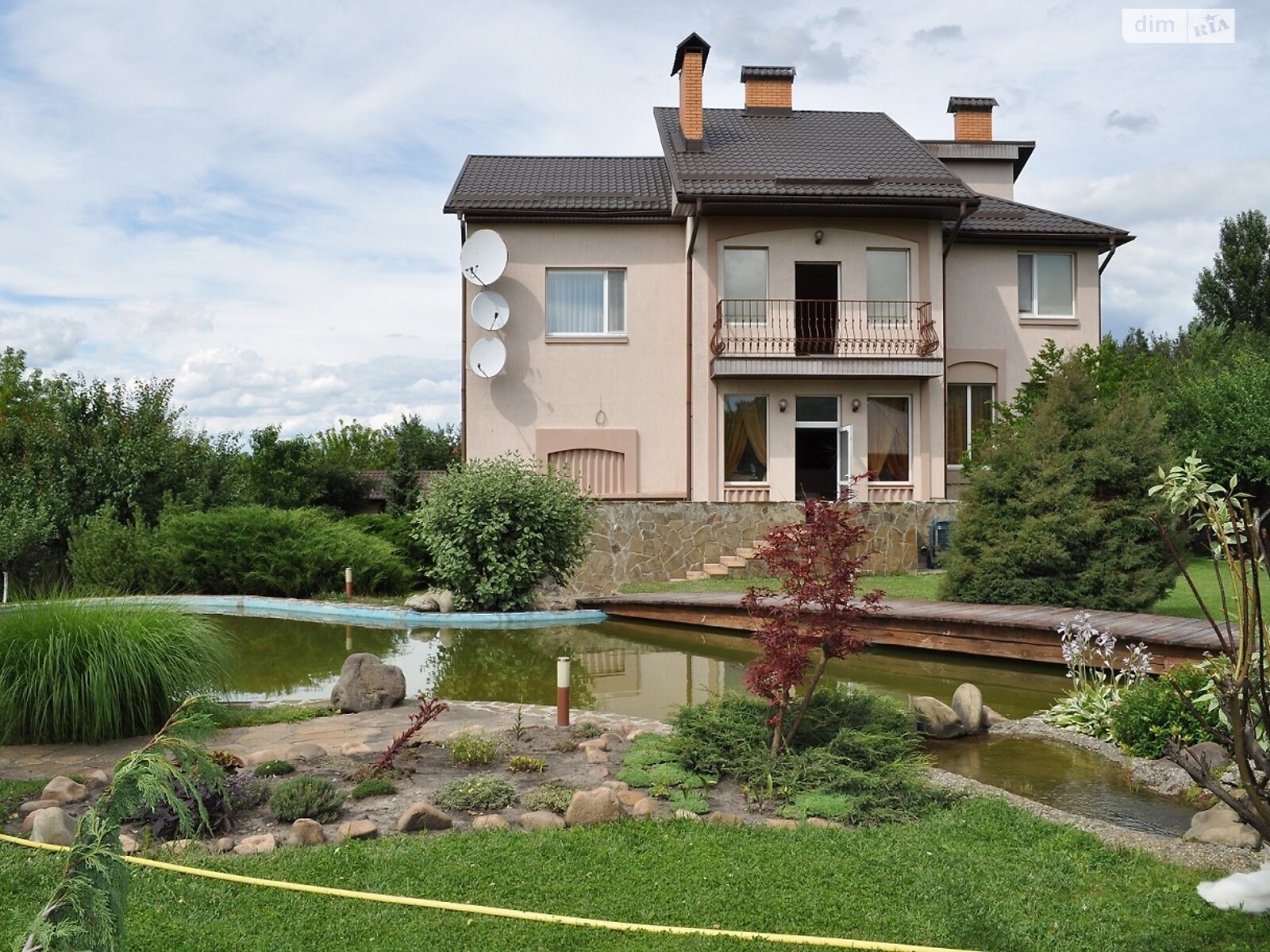 трехэтажный дом с балконом, 390.7 кв. м, кирпич. Продажа в Великой Солтановке фото 1 трехэтажный дом с балконом, 390.7 кв. м, кирпич. Продажа в Великой Солтановке фото 1