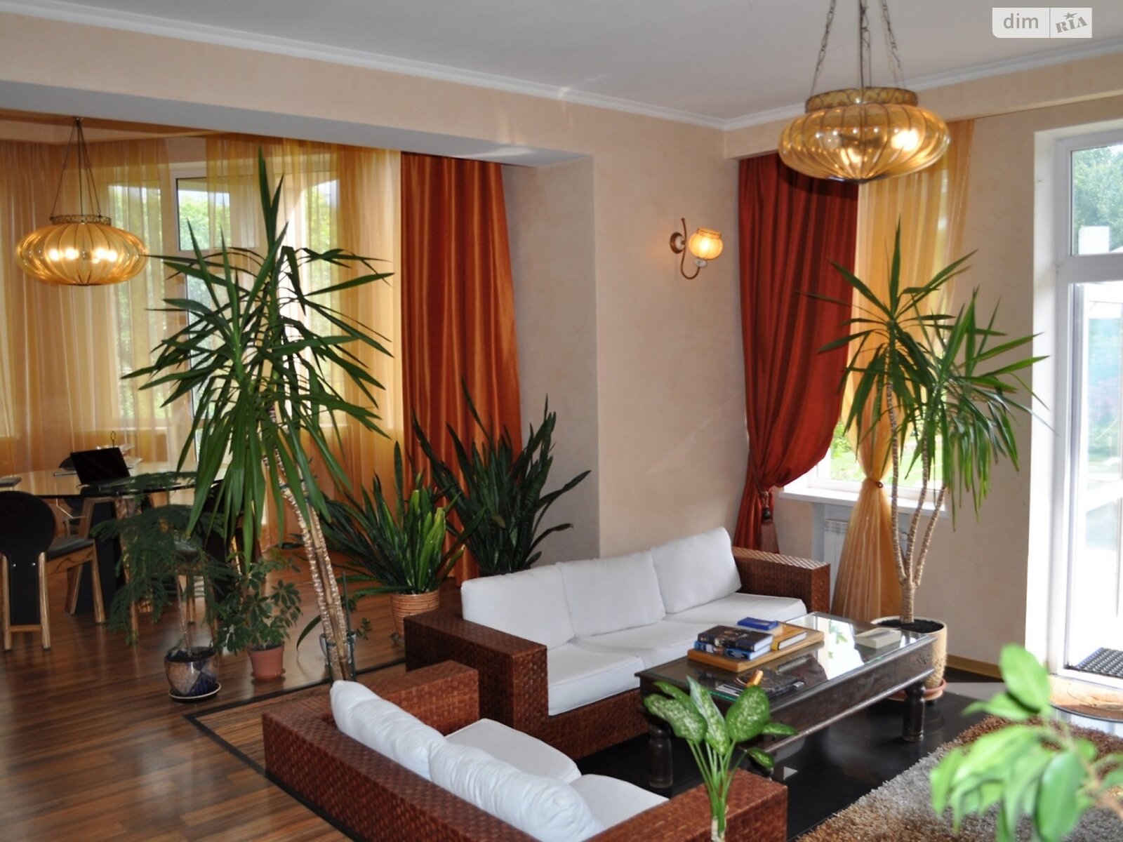 трехэтажный дом с балконом, 390.7 кв. м, кирпич. Продажа в Великой Солтановке фото 1 трехэтажный дом с балконом, 390.7 кв. м, кирпич. Продажа в Великой Солтановке фото 1