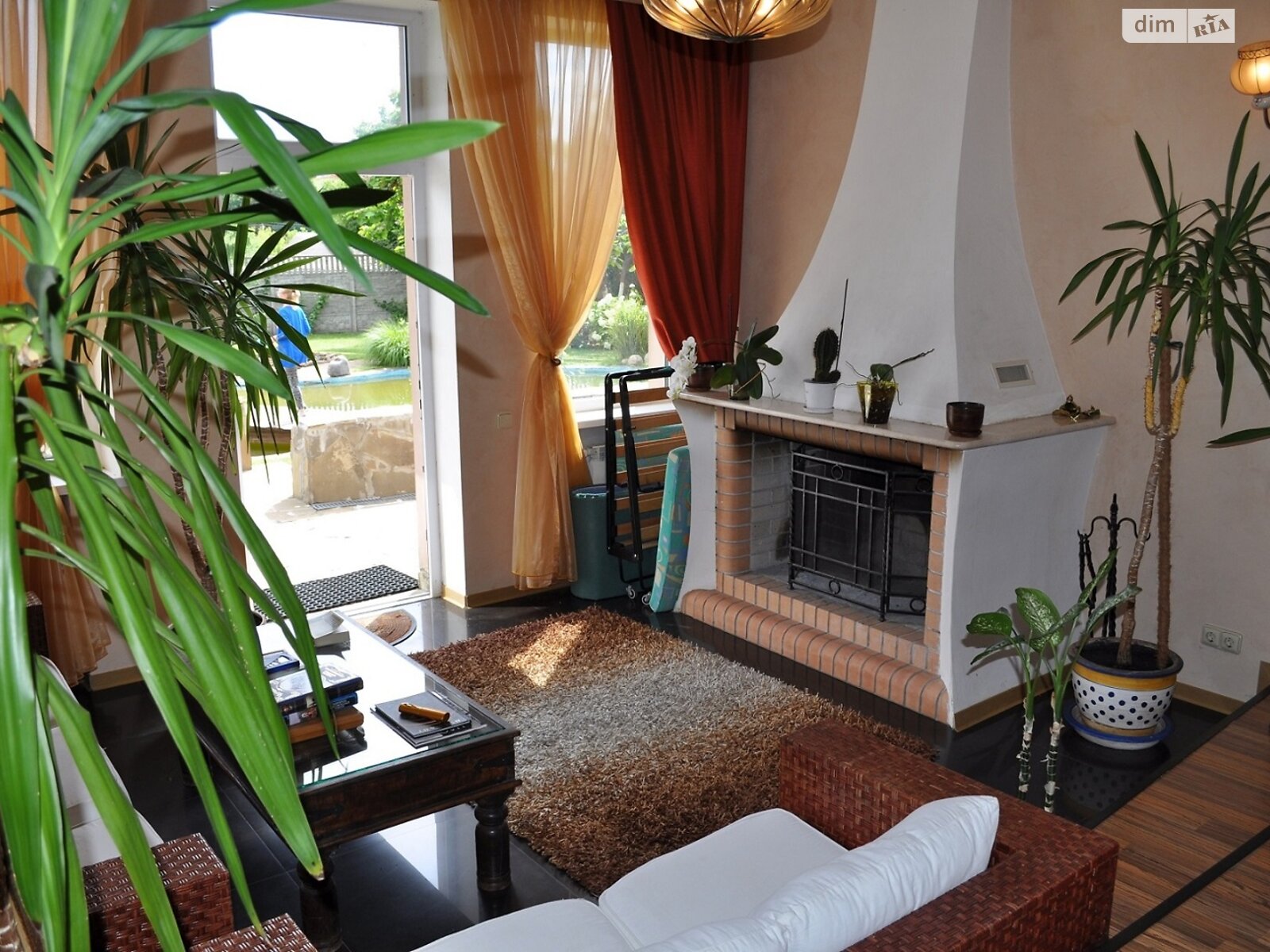трехэтажный дом с балконом, 390.7 кв. м, кирпич. Продажа в Великой Солтановке фото 1 трехэтажный дом с балконом, 390.7 кв. м, кирпич. Продажа в Великой Солтановке фото 1