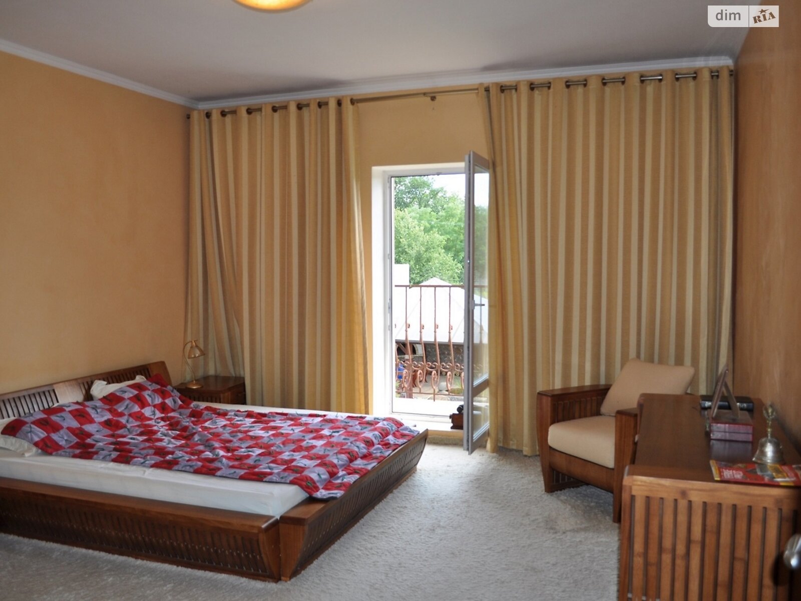 трехэтажный дом с балконом, 390.7 кв. м, кирпич. Продажа в Великой Солтановке фото 1 трехэтажный дом с балконом, 390.7 кв. м, кирпич. Продажа в Великой Солтановке фото 1