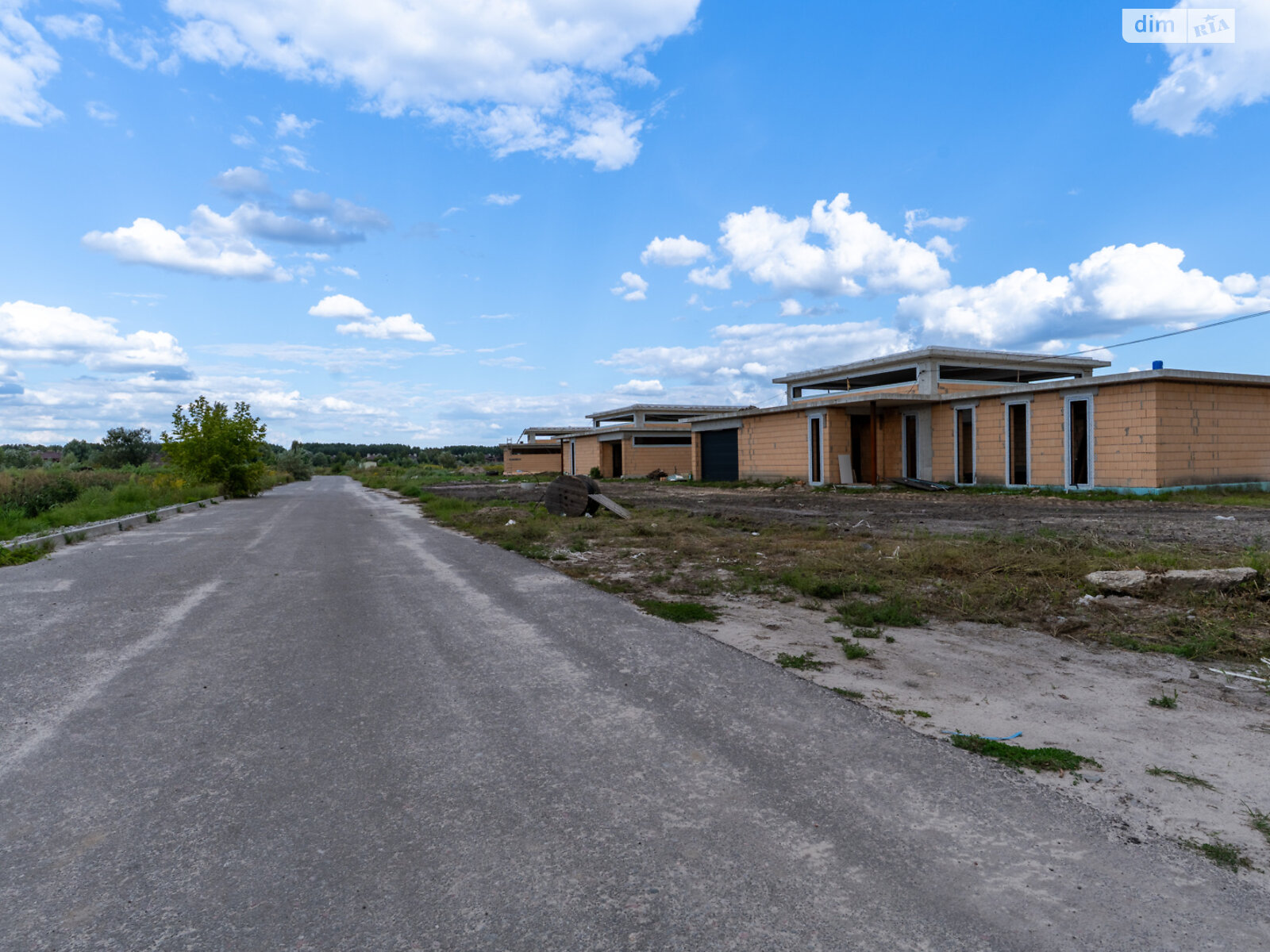 одноэтажный дом, 240 кв. м, керамический блок. Продажа в Великих Дмитровичах фото 1