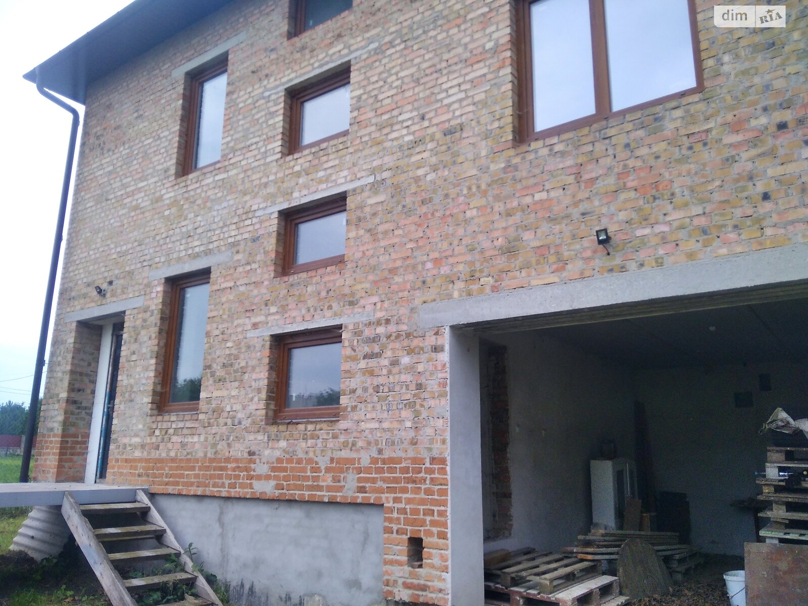 двухэтажный дом с гаражом, 220 кв. м, кирпич. Продажа в Великих Гаях фото 1 двухэтажный дом с гаражом, 220 кв. м, кирпич. Продажа в Великих Гаях фото 1